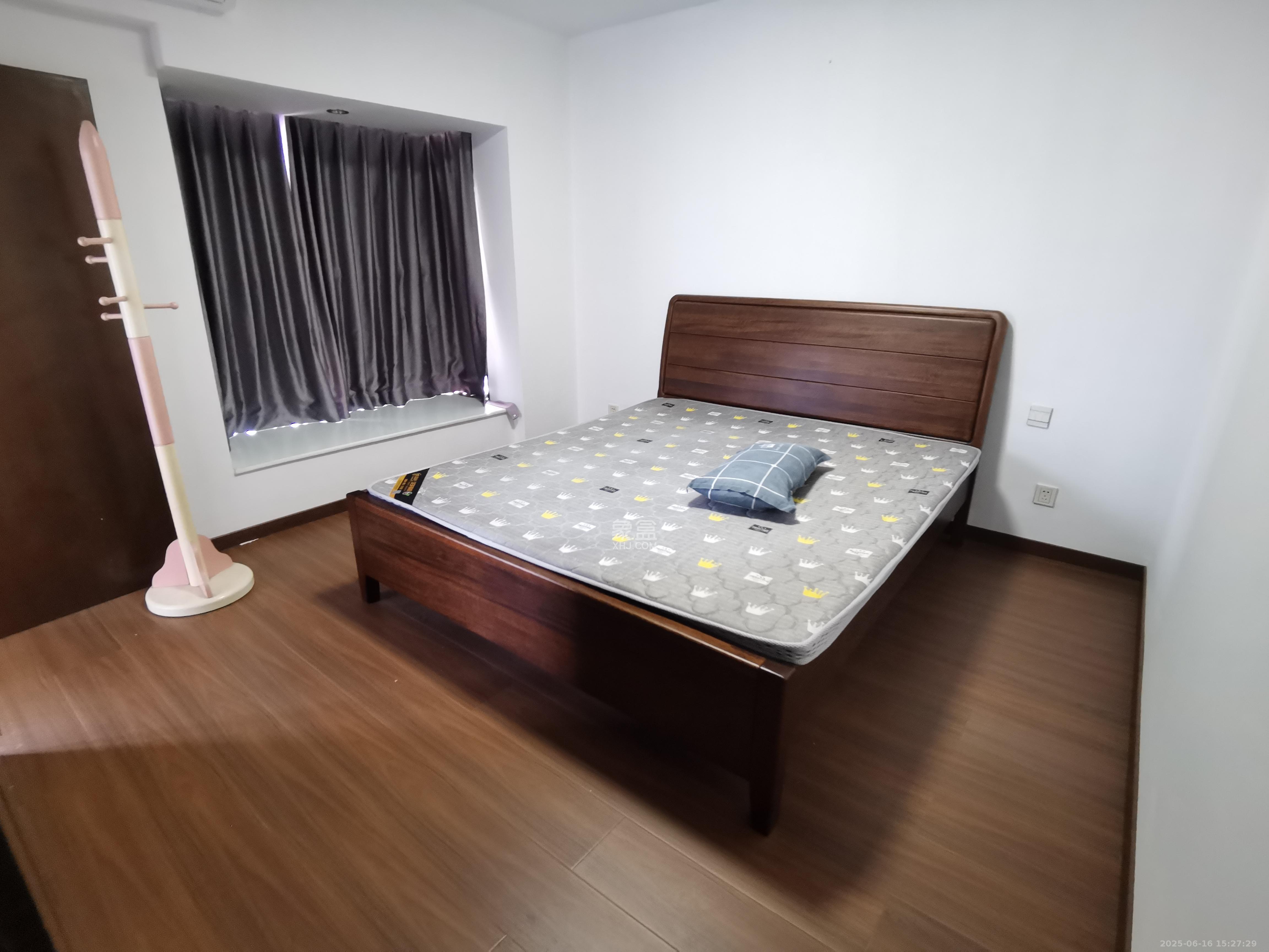 上东印象 3室2厅2卫 2400.0元/月 上东印象 3室2厅2卫 2400.0元/月室内图