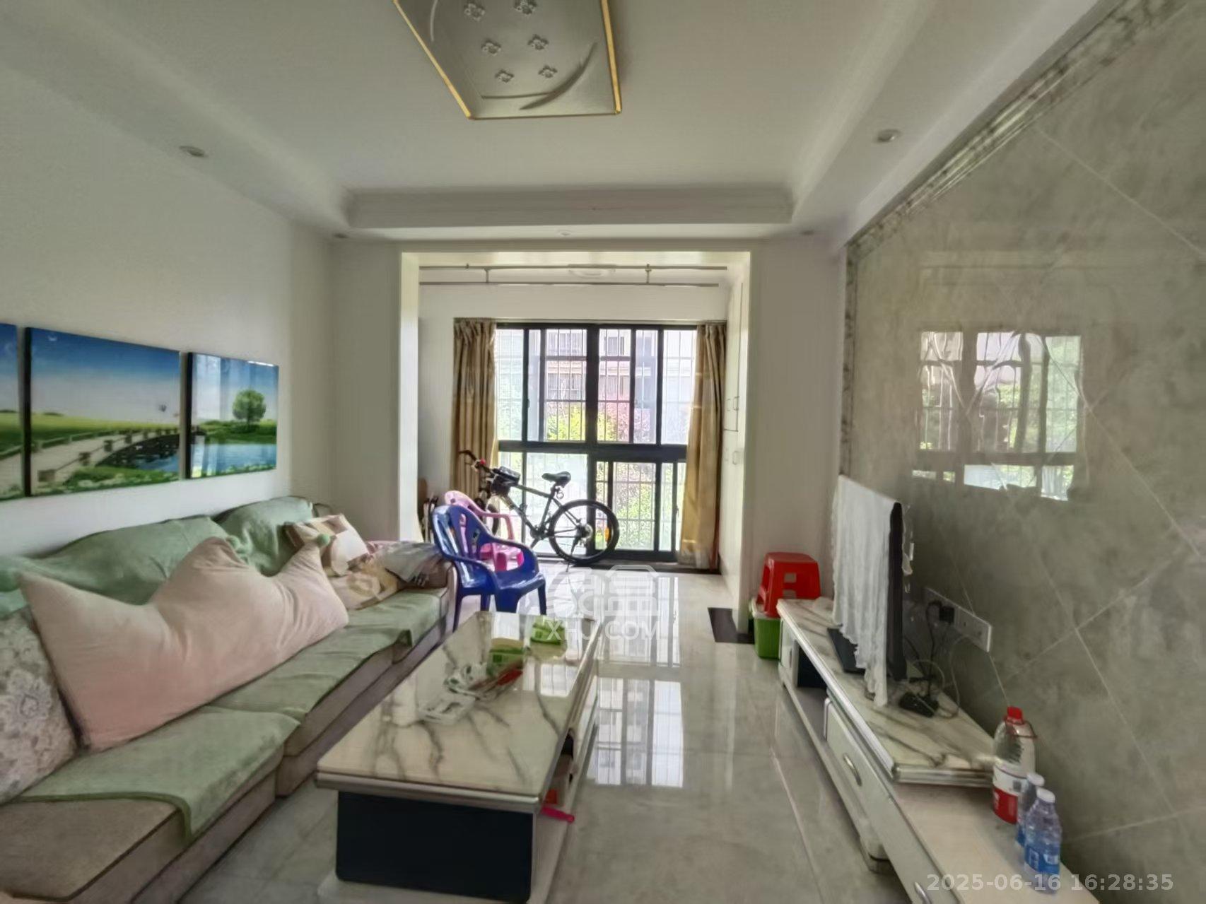 鑫天格林香山  2室2厅1卫    1500.0元/月室内图