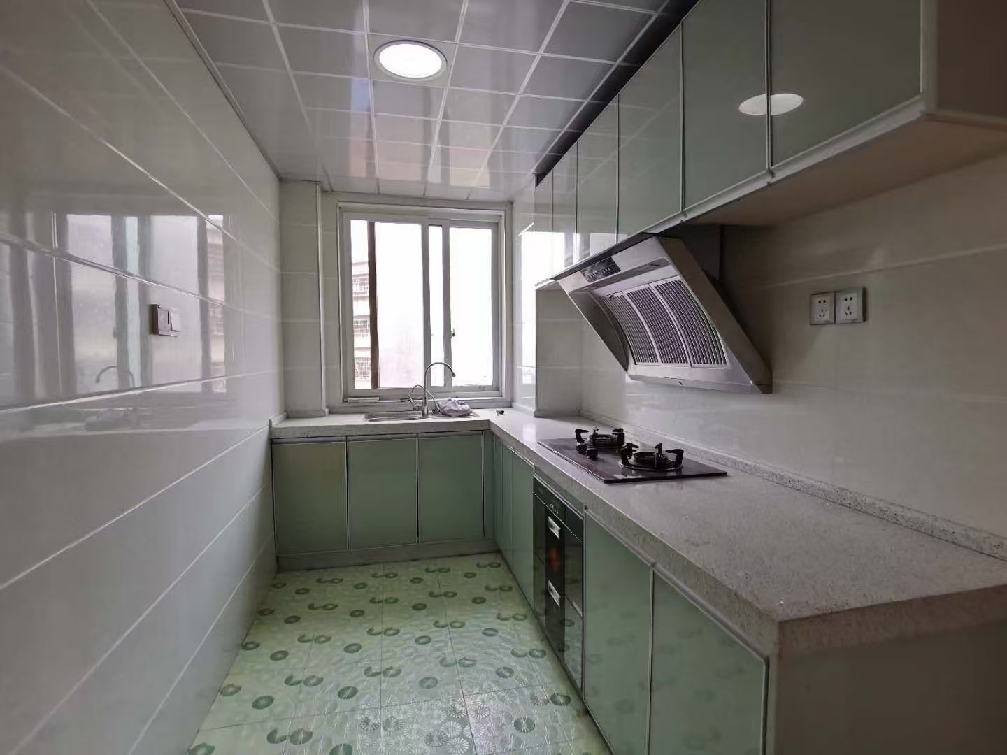 万城国际  3室2厅2卫    1580.0元/月 万城国际  3室2厅2卫    1580.0元/月室内图