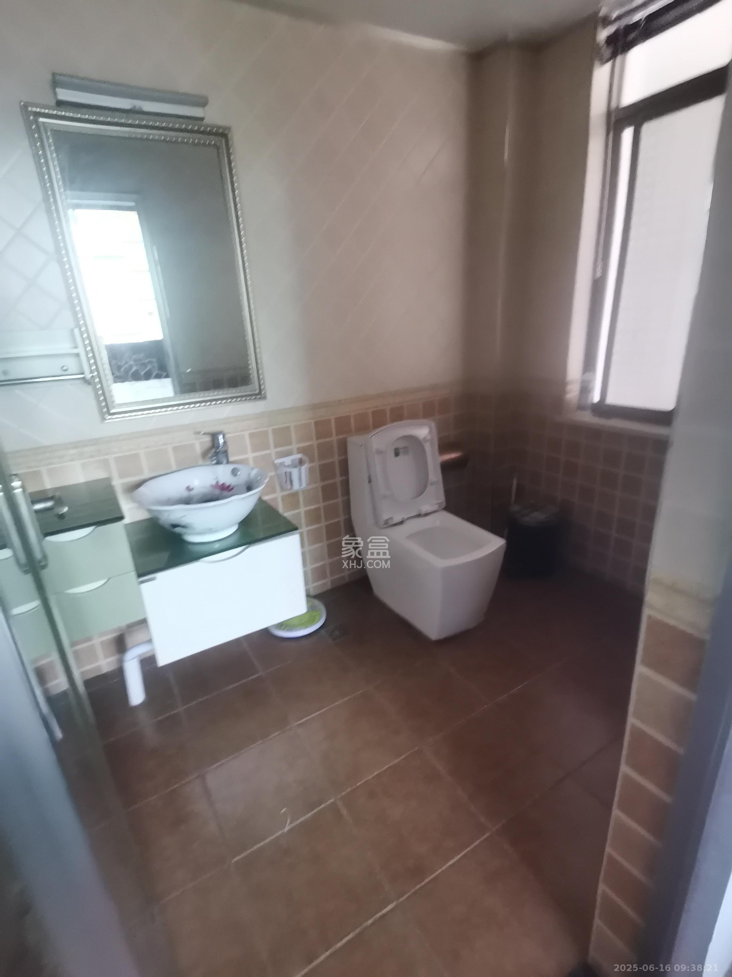 兴联创新小区 3室2厅2卫 1500.0元/月 兴联创新小区 3室2厅2卫 1500.0元/月室内图