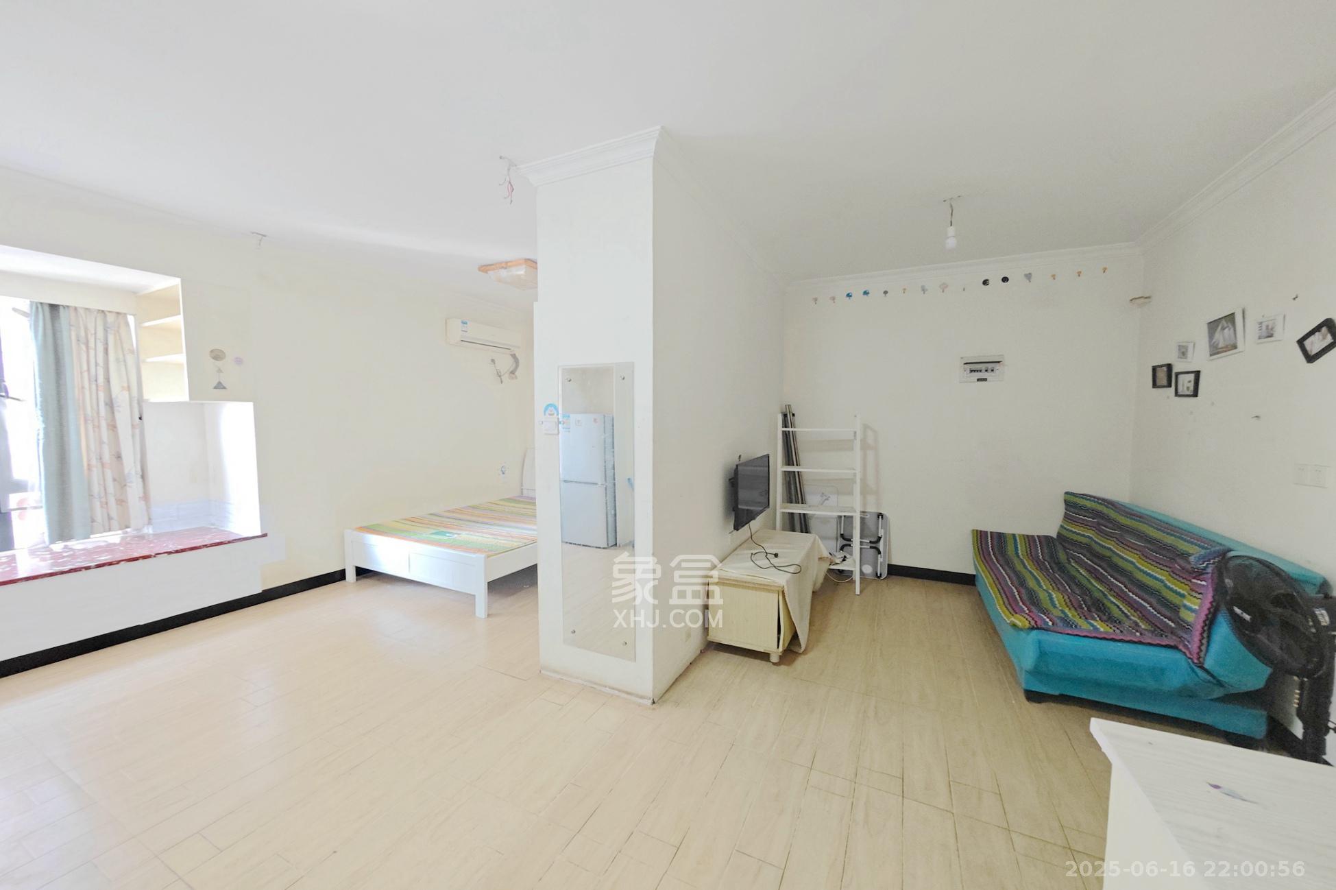 凯轩云顶  1室1厅1卫    28.0万 凯轩云顶  1室1厅1卫    28.0万客厅