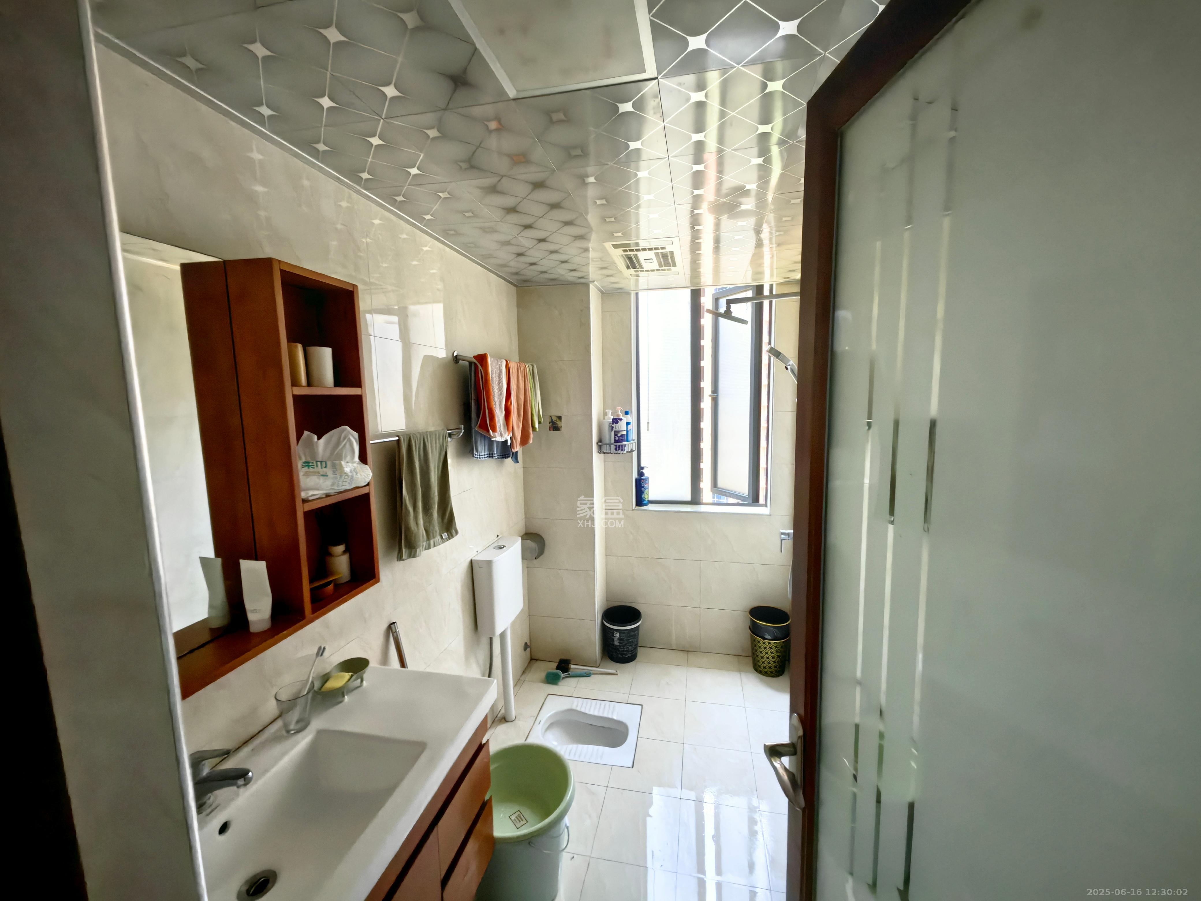 兴威帕克水岸  3室2厅2卫   2300.00元/月室内图