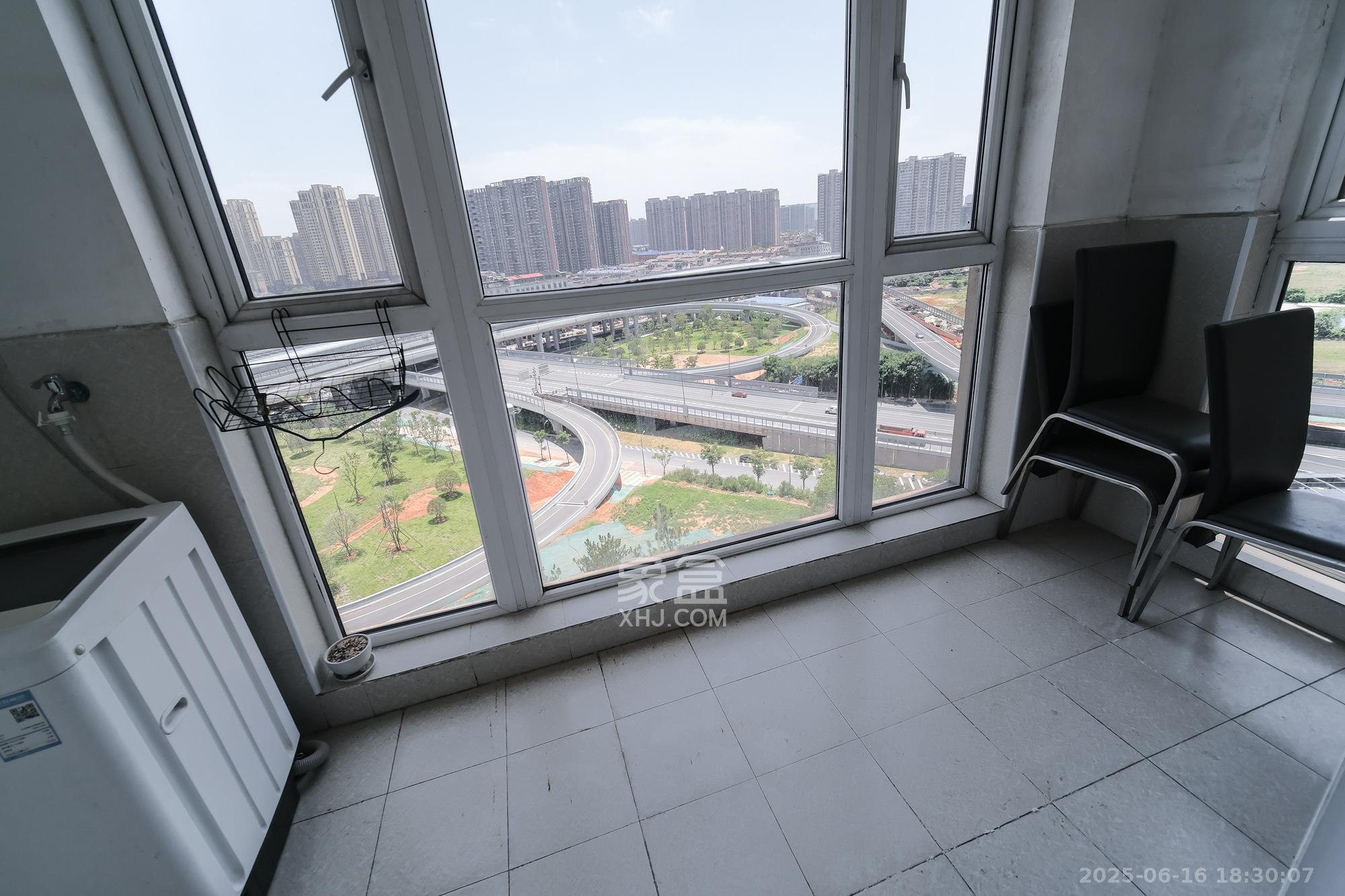 荣盛花语城 2室2厅1卫 50.0万 荣盛花语城 2室2厅1卫 50.0万阳台