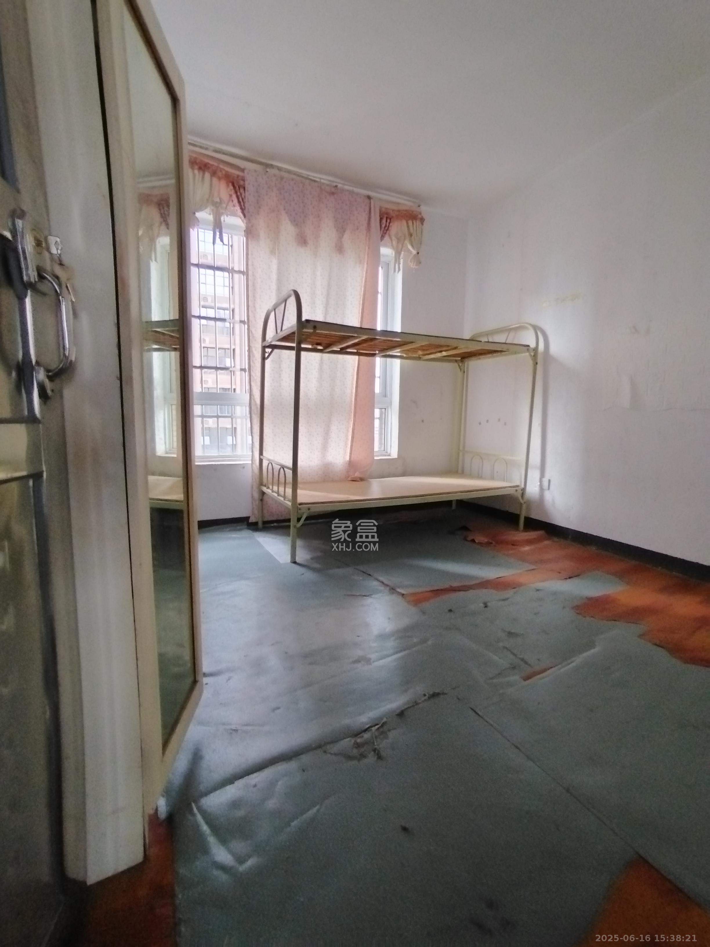 领东汇 3室2厅2卫 2200.0元/月 领东汇 3室2厅2卫 2200.0元/月室内图