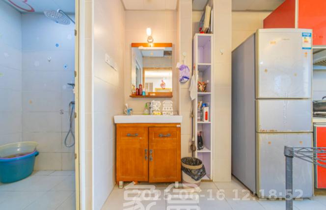 生活艺术城 2室2厅1卫 1700.0元/月 生活艺术城 2室2厅1卫 1700.0元/月室内图