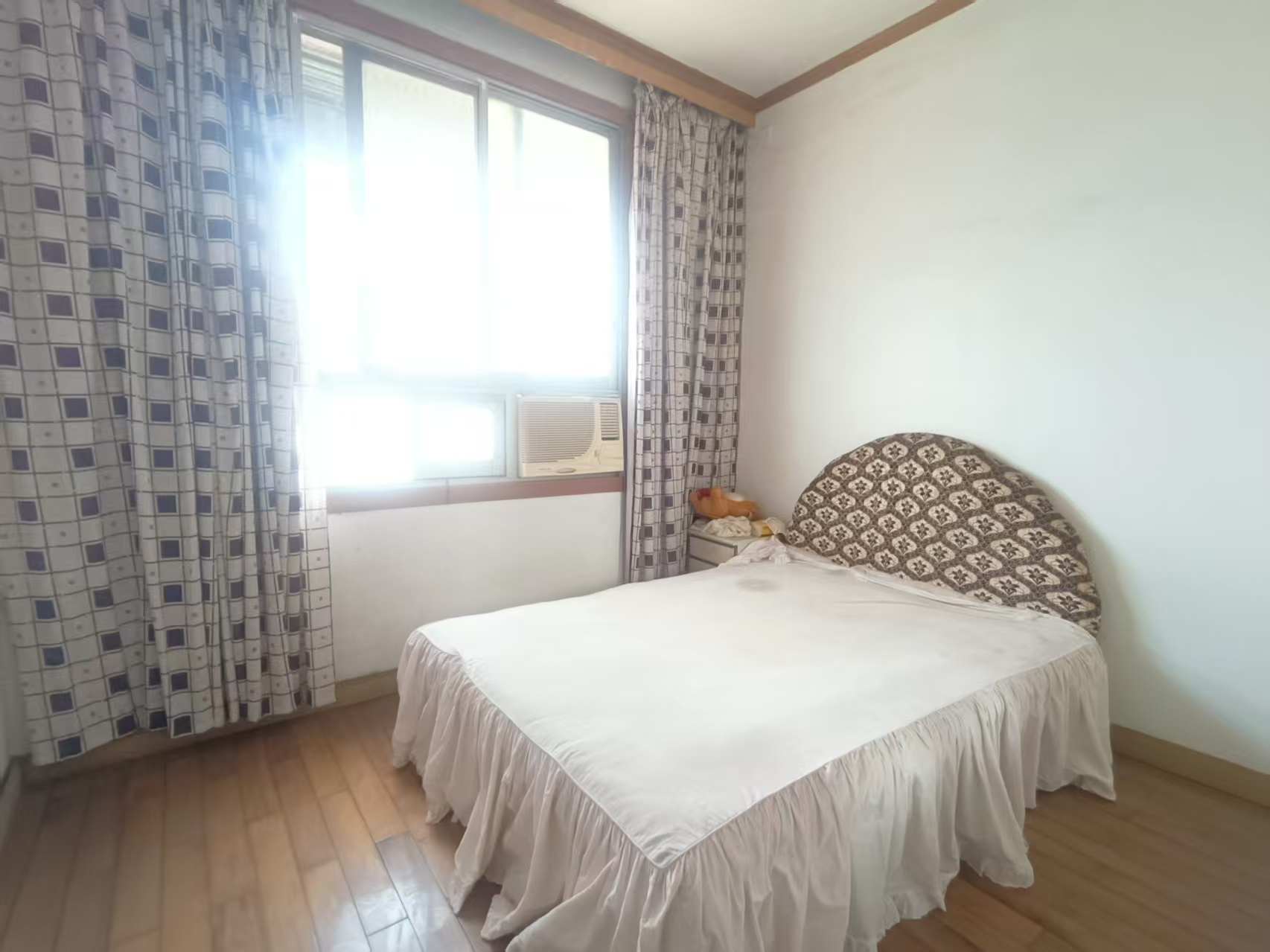 桃花仑办事处康富路社区 4室2厅2卫 36.0万 桃花仑办事处康富路社区 4室2厅2卫 36.0万室内图