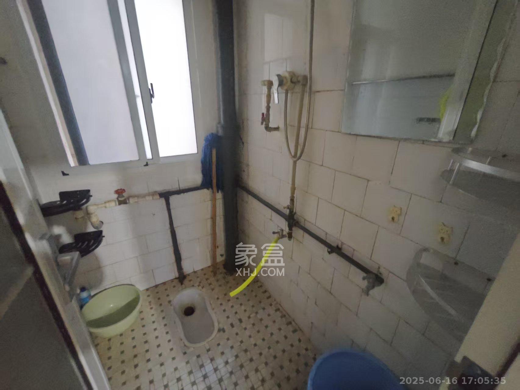 高压开关厂宿舍  2室1厅1卫    1200.0元/月 高压开关厂宿舍  2室1厅1卫    1200.0元/月室内图