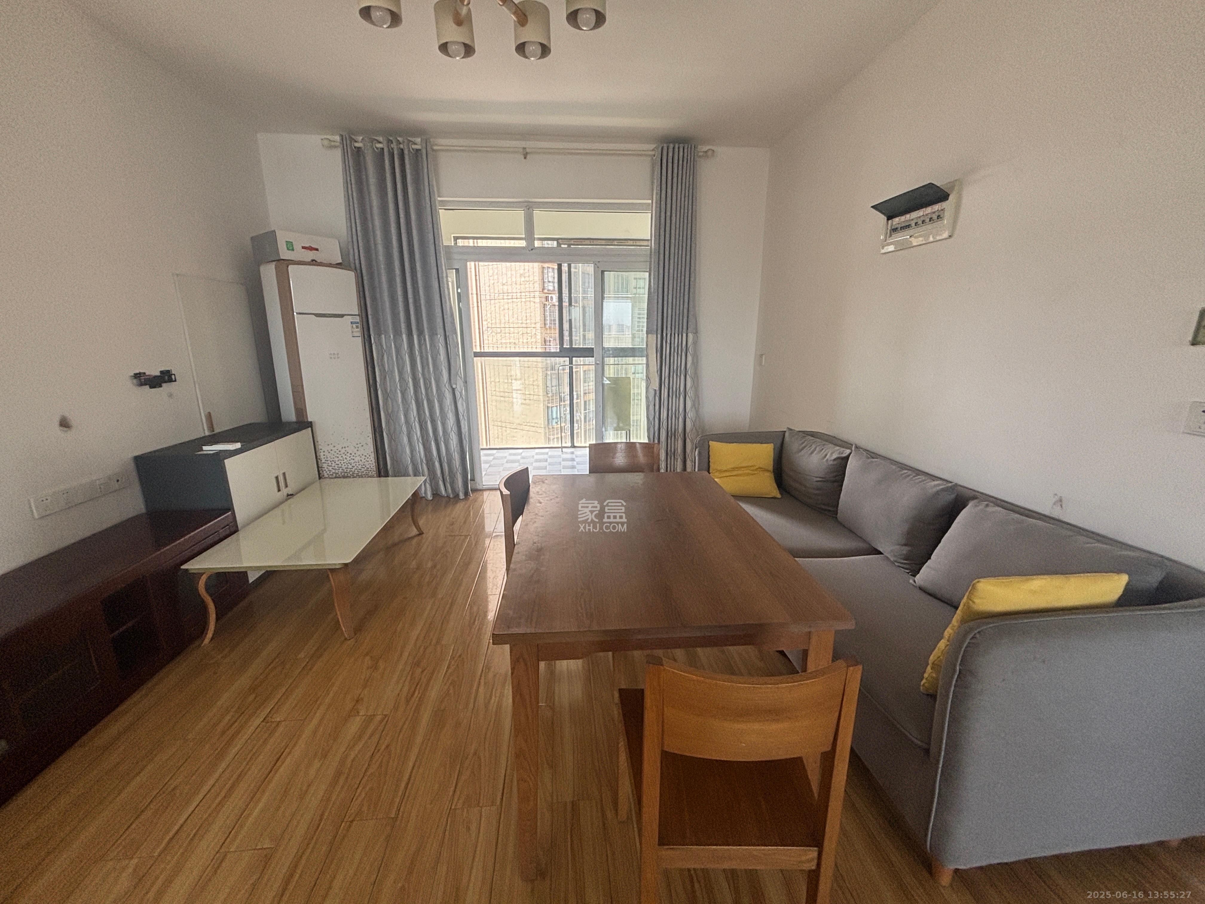 光明城市(星辰青年城) 4室2厅1卫 2500.0元/月 光明城市(星辰青年城) 4室2厅1卫 2500.0元/月室内图