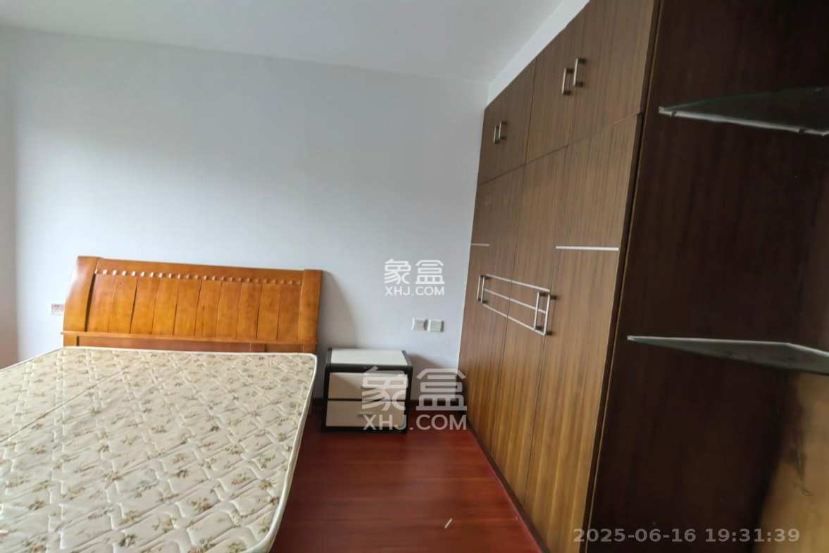 东方新城  5室2厅2卫    1000.0元/月 东方新城  5室2厅2卫    1000.0元/月室内图