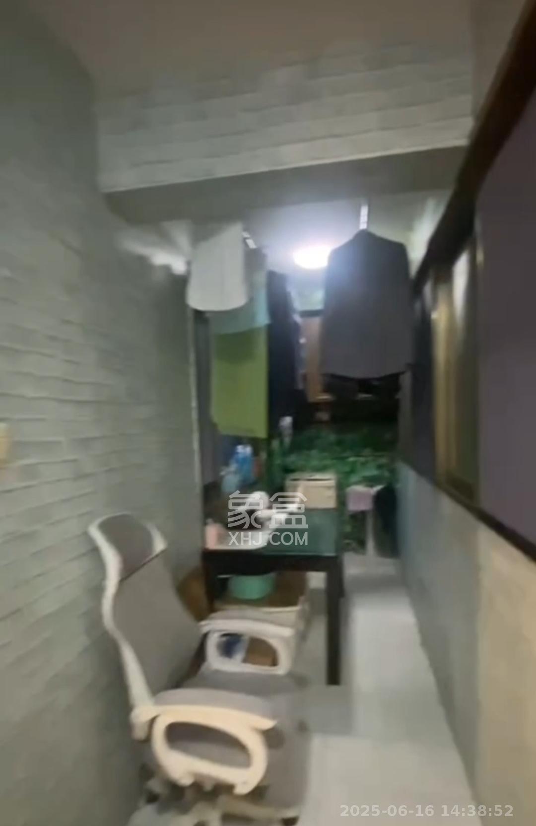 南明苑西区  3室2厅1卫    2500.0元/月室内图