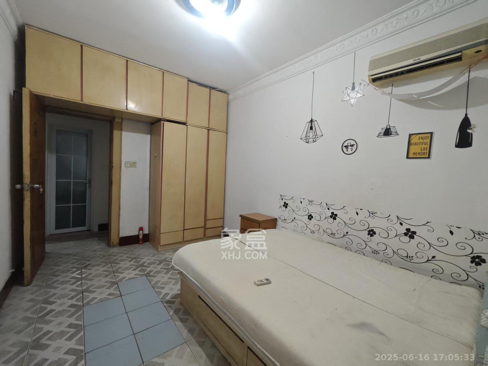 高压开关厂宿舍  2室1厅1卫    1200.0元/月 高压开关厂宿舍  2室1厅1卫    1200.0元/月室内图