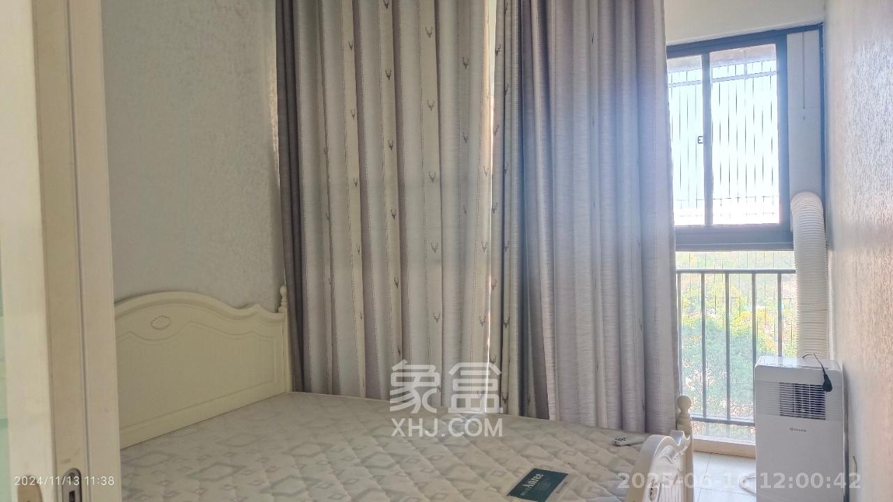 山水嘉园  4室2厅2卫    2200.0元/月室内图