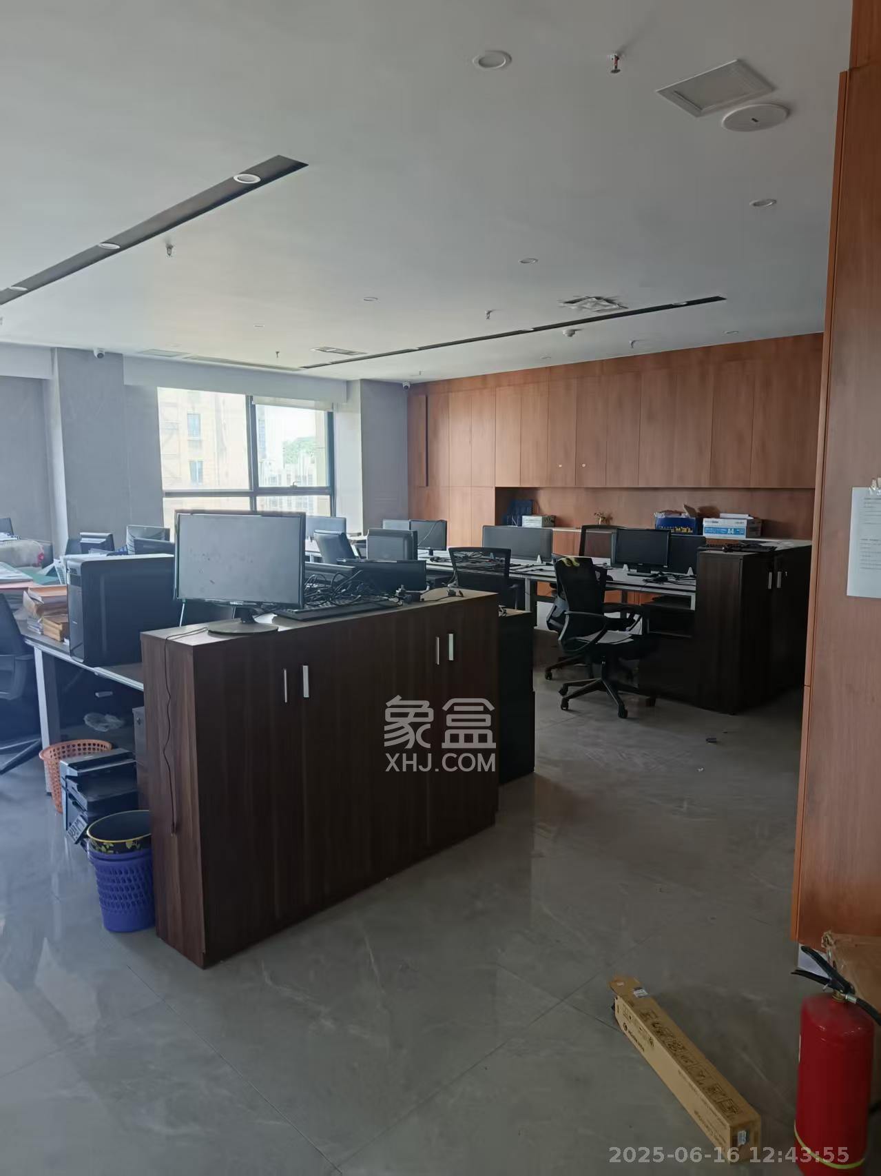 洋湖创富中心   658.0㎡      28000.0元/月室内图