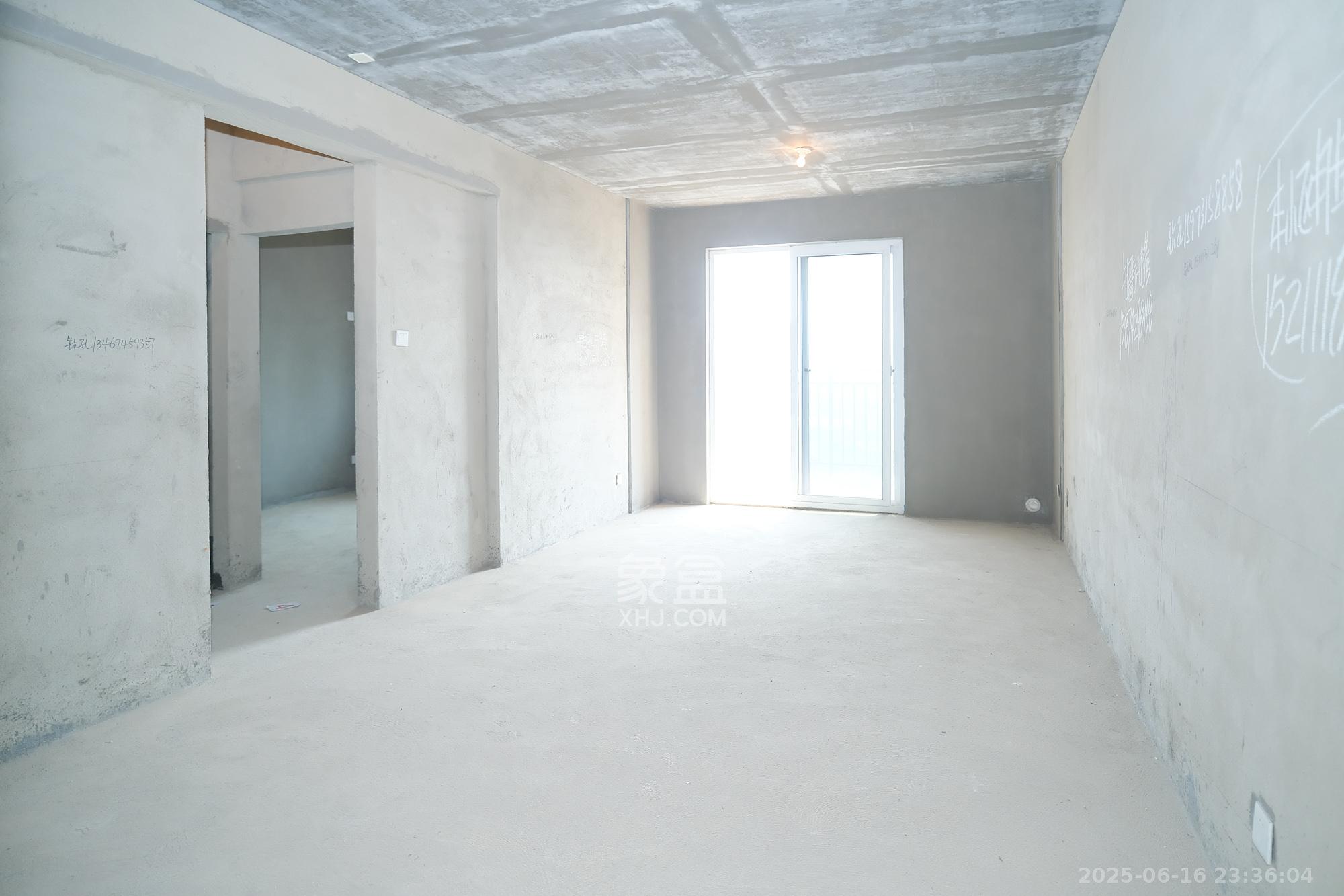 和悦城(蟠龙景苑) 3室2厅1卫 73.0万 和悦城(蟠龙景苑) 3室2厅1卫 73.0万客厅