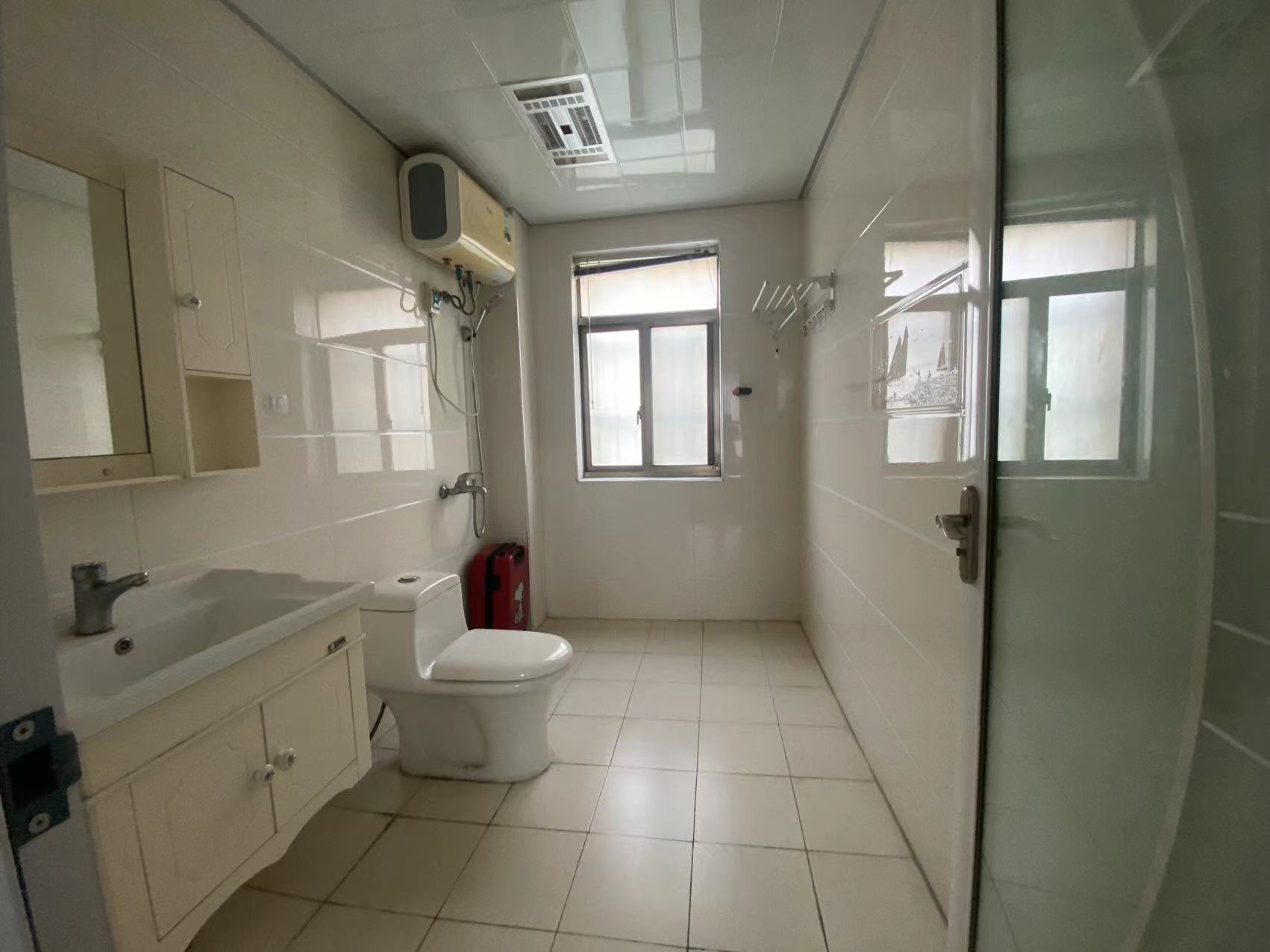 中电怡和苑 3室2厅2卫 2000.0元/月 中电怡和苑 3室2厅2卫 2000.0元/月室内图