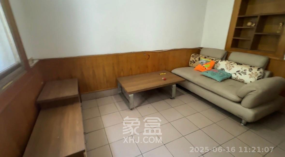 通泰街三湘里  2室1厅1卫    1700.0元/月