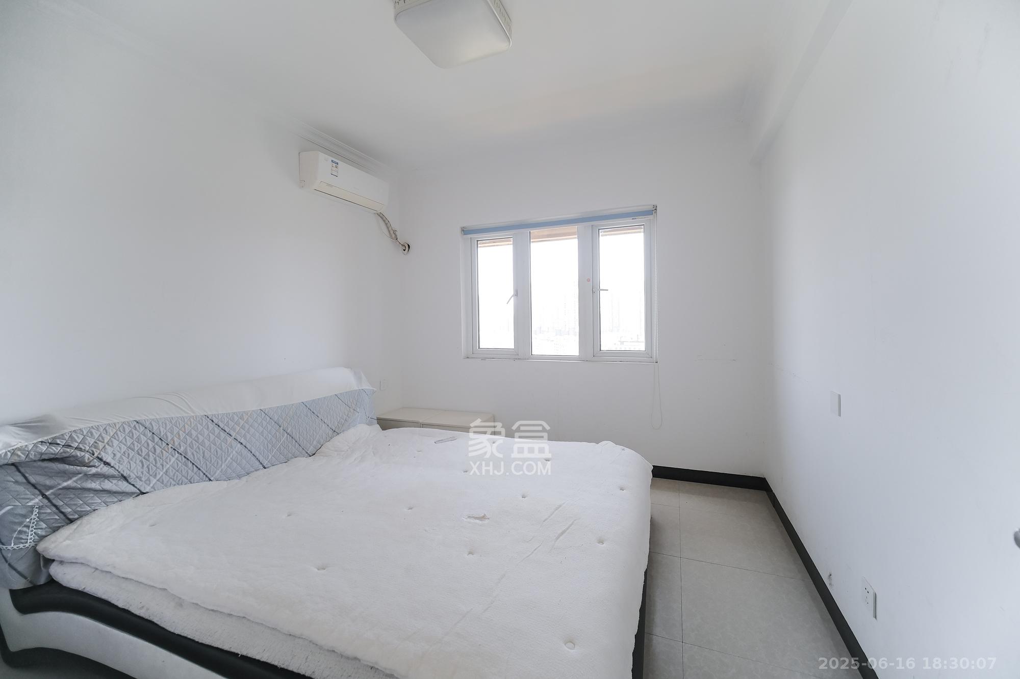 荣盛花语城 2室2厅1卫 50.0万 荣盛花语城 2室2厅1卫 50.0万卧室