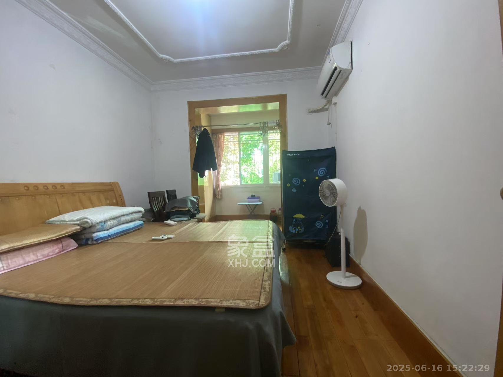 高速公路管理局宿舍 3室2厅2卫 2200.0元/月 高速公路管理局宿舍 3室2厅2卫 2200.0元/月室内图