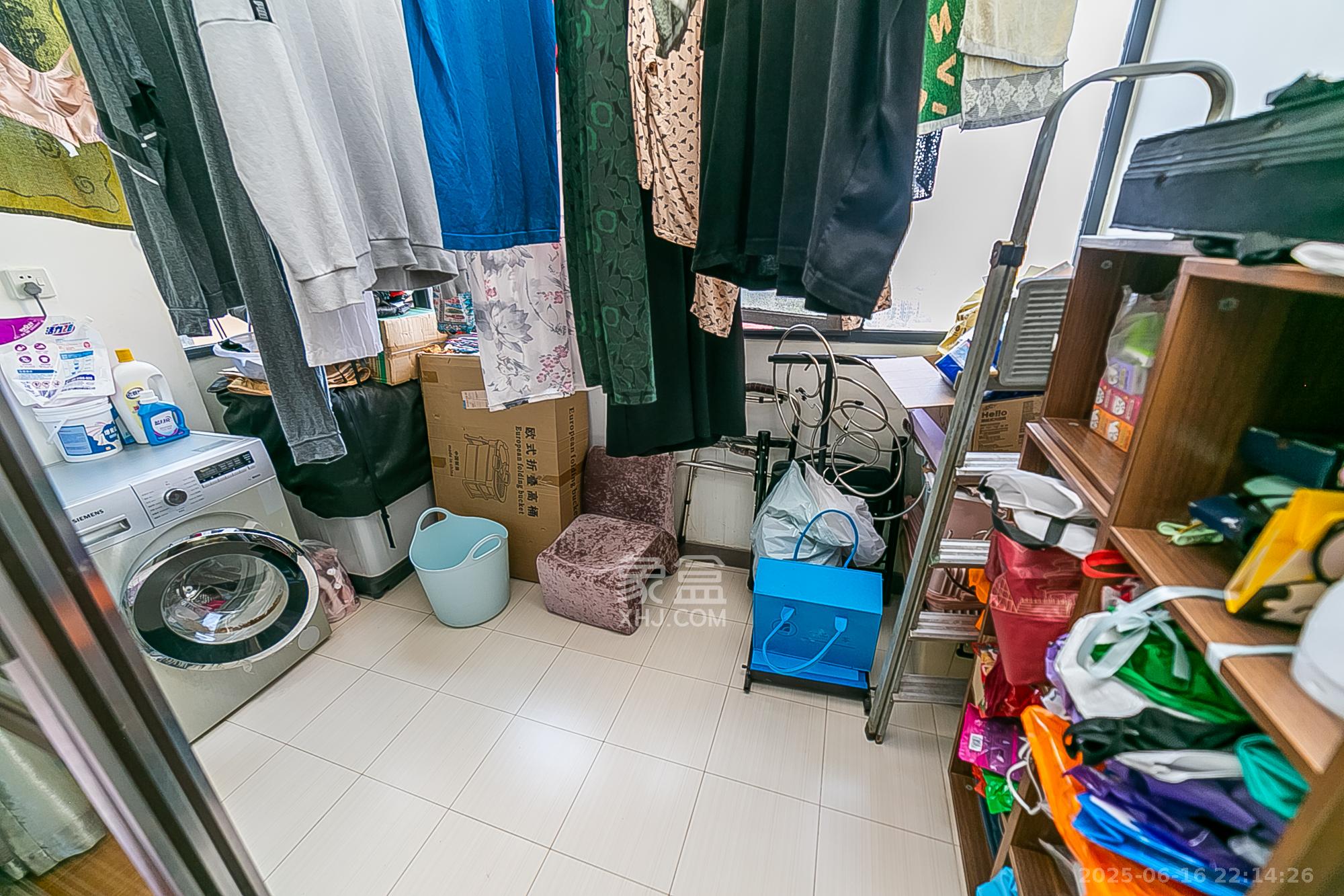 兴威帕克水岸  3室2厅2卫   138.00万阳台