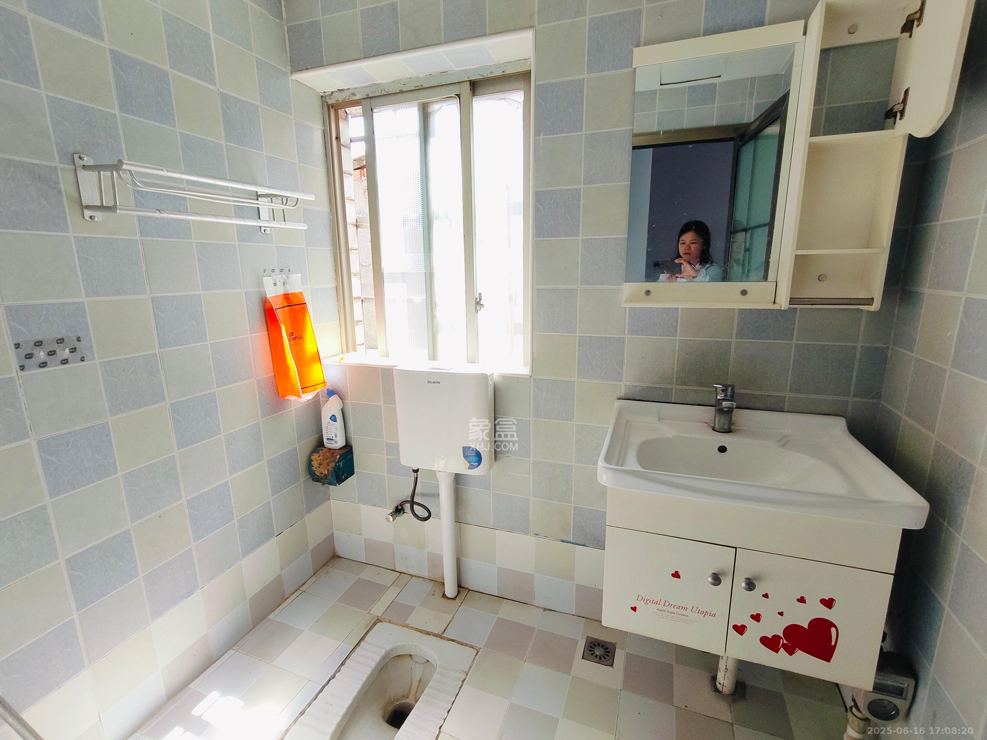 湘绣城  3室2厅1卫    1400.0元/月 湘绣城  3室2厅1卫    1400.0元/月室内图