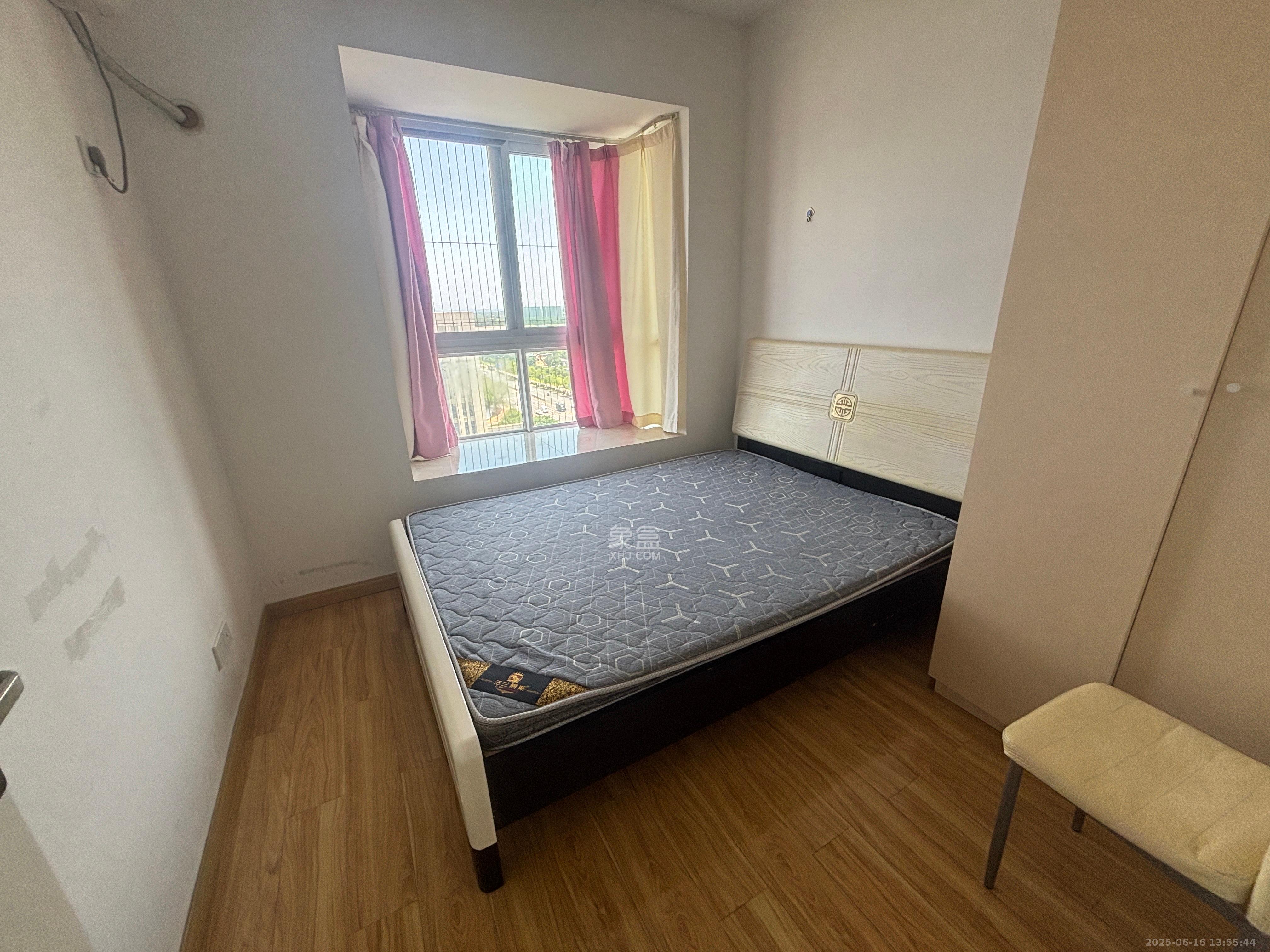 光明城市(星辰青年城) 4室2厅1卫 2500.0元/月 光明城市(星辰青年城) 4室2厅1卫 2500.0元/月室内图