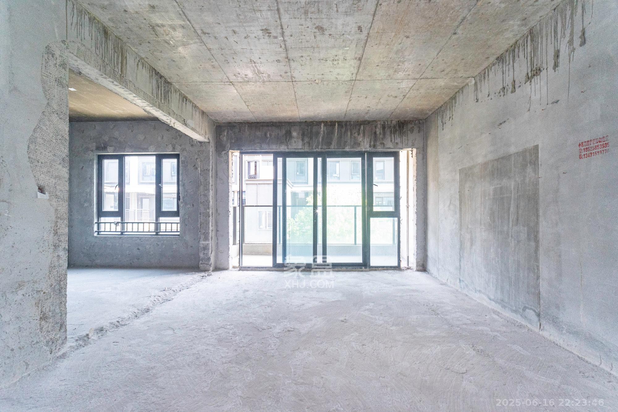 东原麓印长江C区  6室2厅4卫   318.00万
