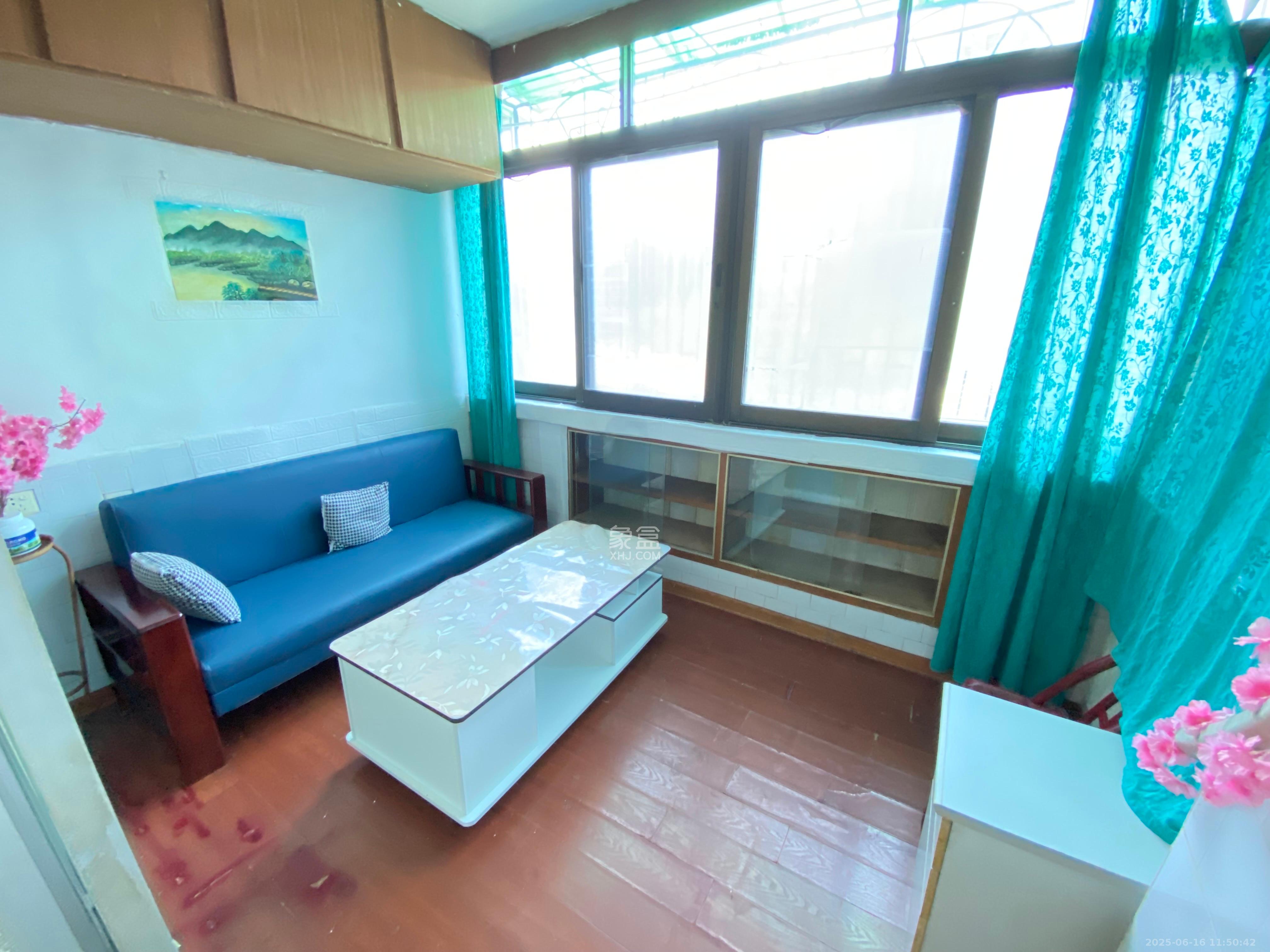 红旗区三片  2室1厅1卫    1500.0元/月室内图