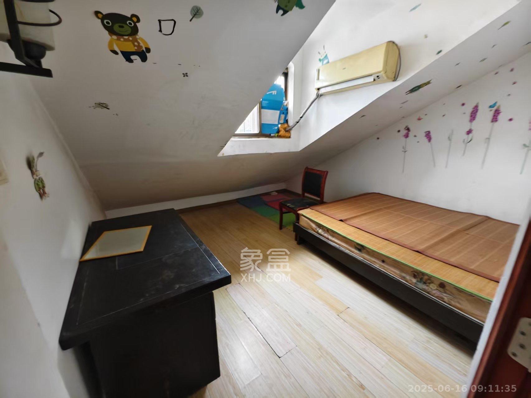 莲湖汽配城 5室2厅2卫 1700.0元/月 莲湖汽配城 5室2厅2卫 1700.0元/月室内图