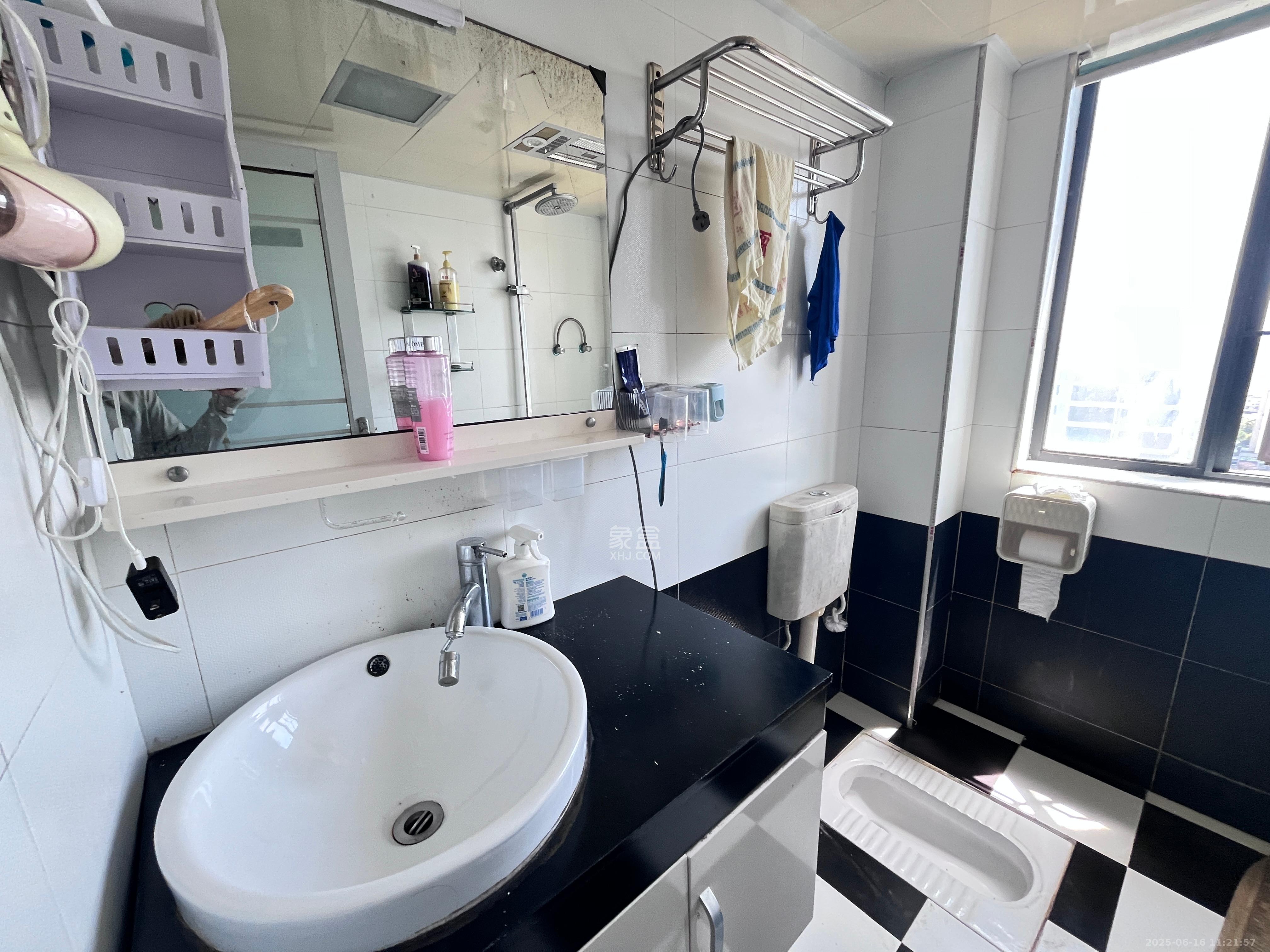 极目楚天  2室2厅1卫    2600.0元/月 极目楚天  2室2厅1卫    2600.0元/月室内图