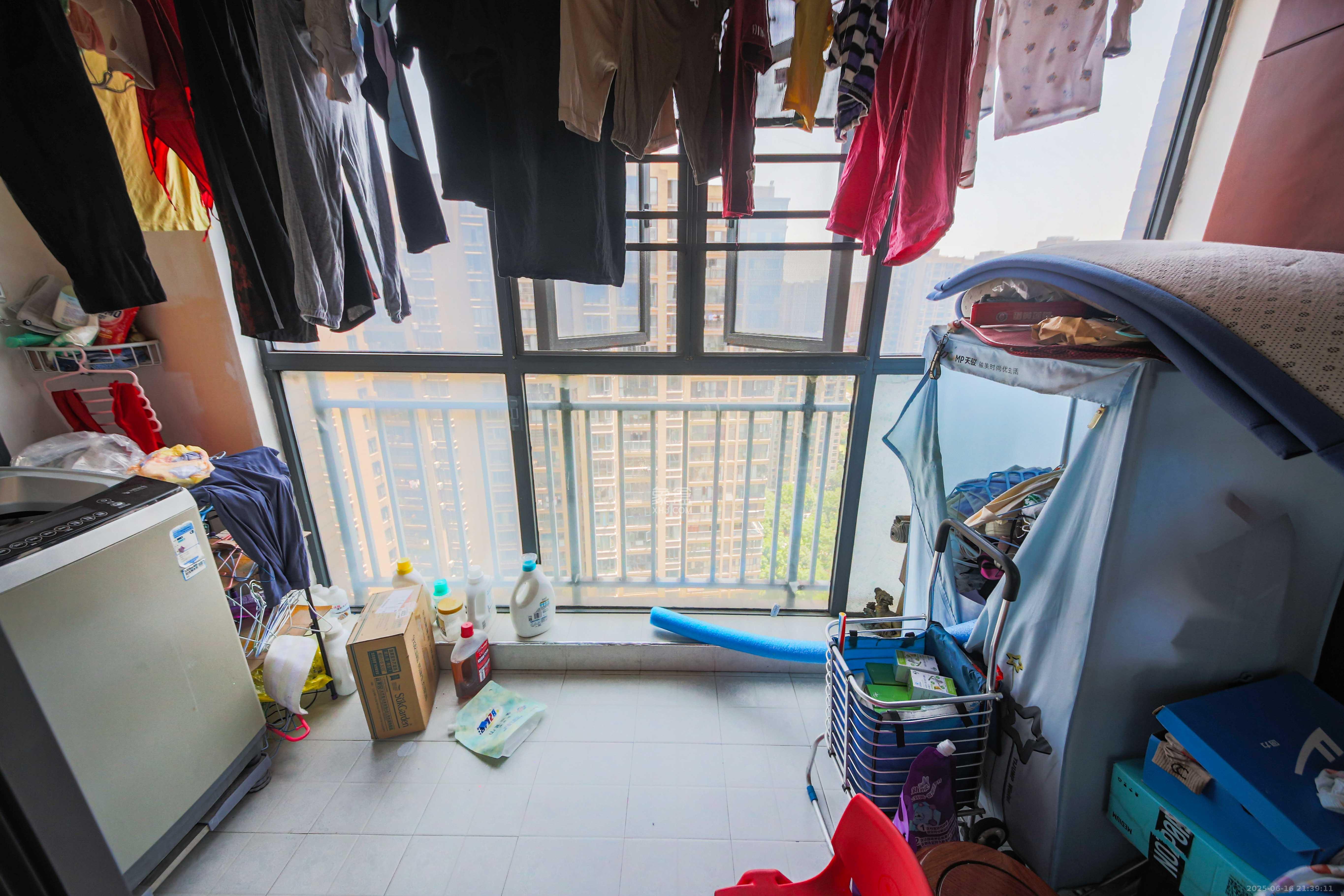 鑫远御文台一期  4室2厅2卫    115.0万 鑫远御文台一期  4室2厅2卫    115.0万阳台