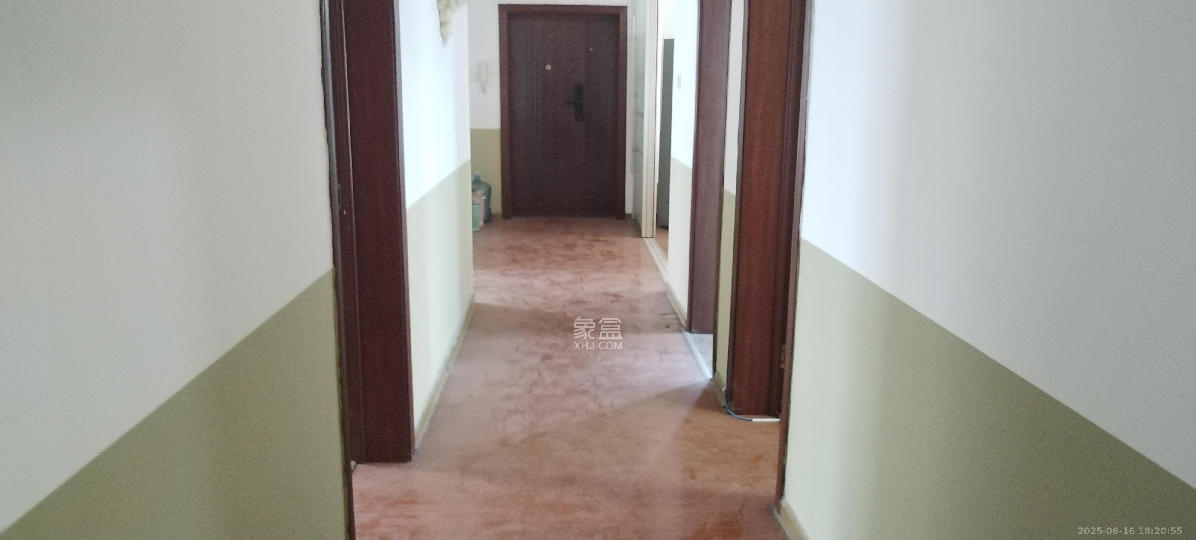 湘林家园(湘林小区电梯房) 5室2厅2卫 4200.0元/月 湘林家园(湘林小区电梯房) 5室2厅2卫 4200.0元/月室内图