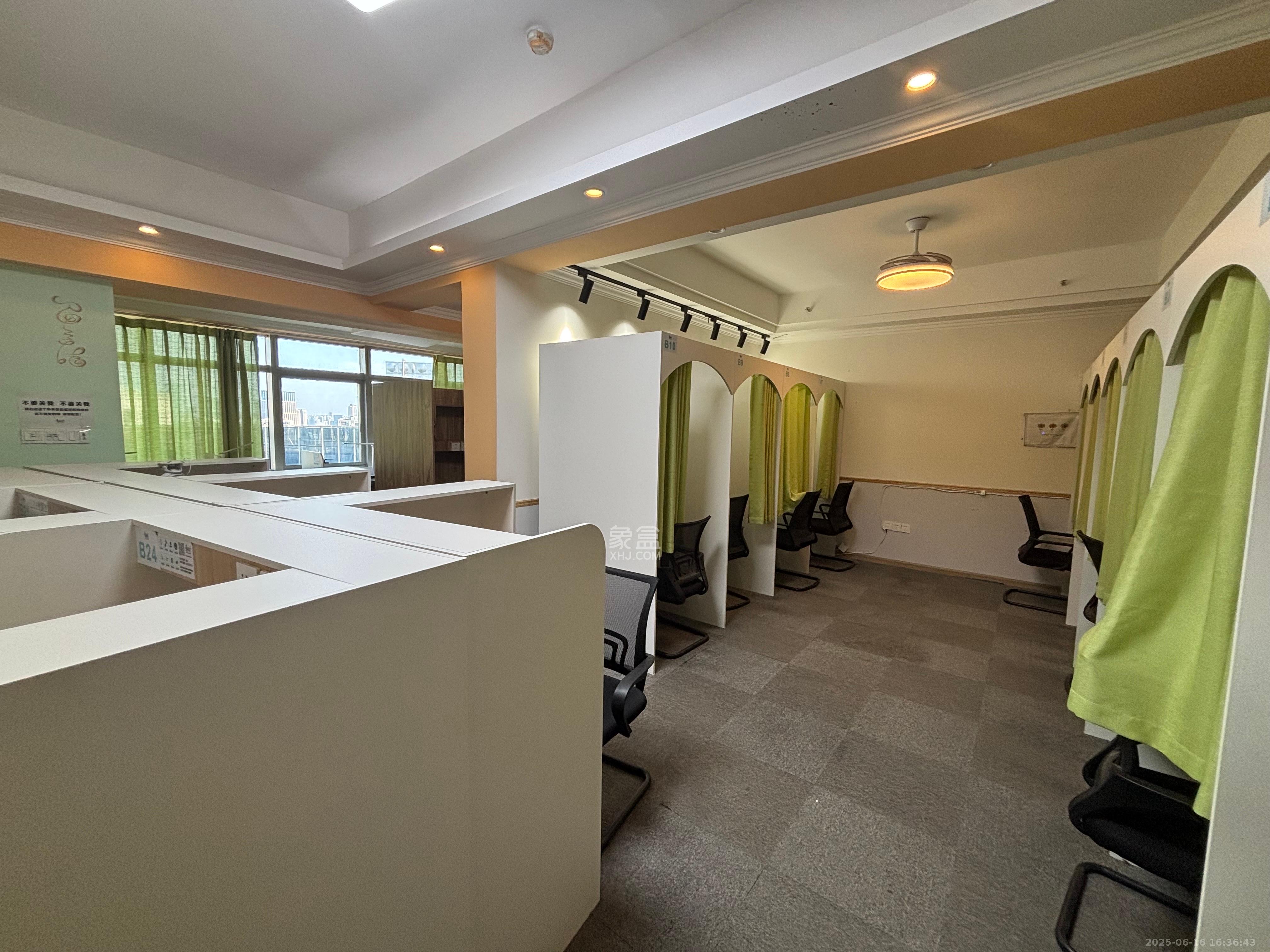 奥克斯广场 1室1厅1卫 6400.0元/月 奥克斯广场 1室1厅1卫 6400.0元/月室内图