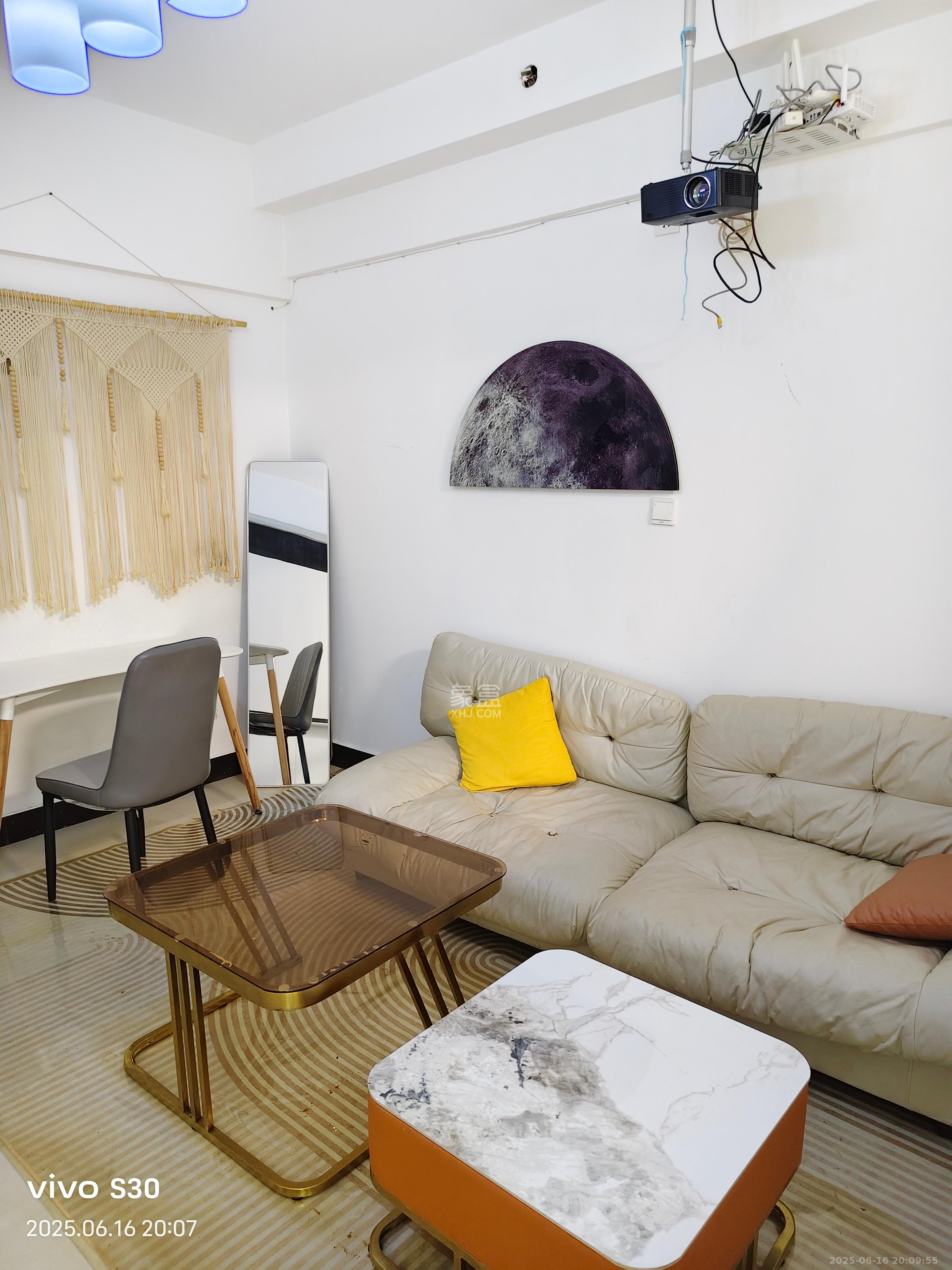 湘域中央 1室1厅1卫 2700.0元/月 湘域中央 1室1厅1卫 2700.0元/月室内图