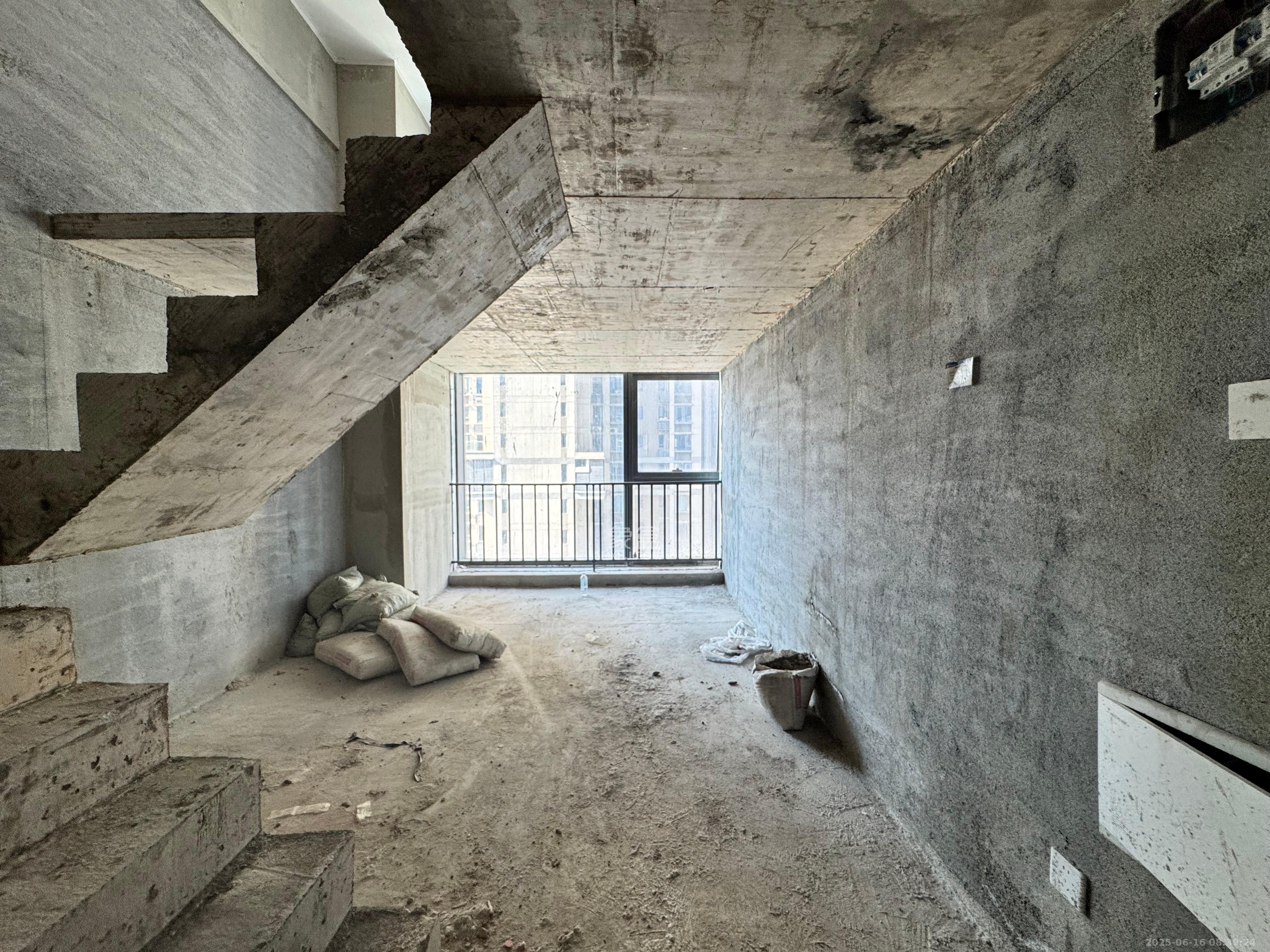 卓越中寰 2室1厅1卫 1500.0元/月 卓越中寰 2室1厅1卫 1500.0元/月室内图