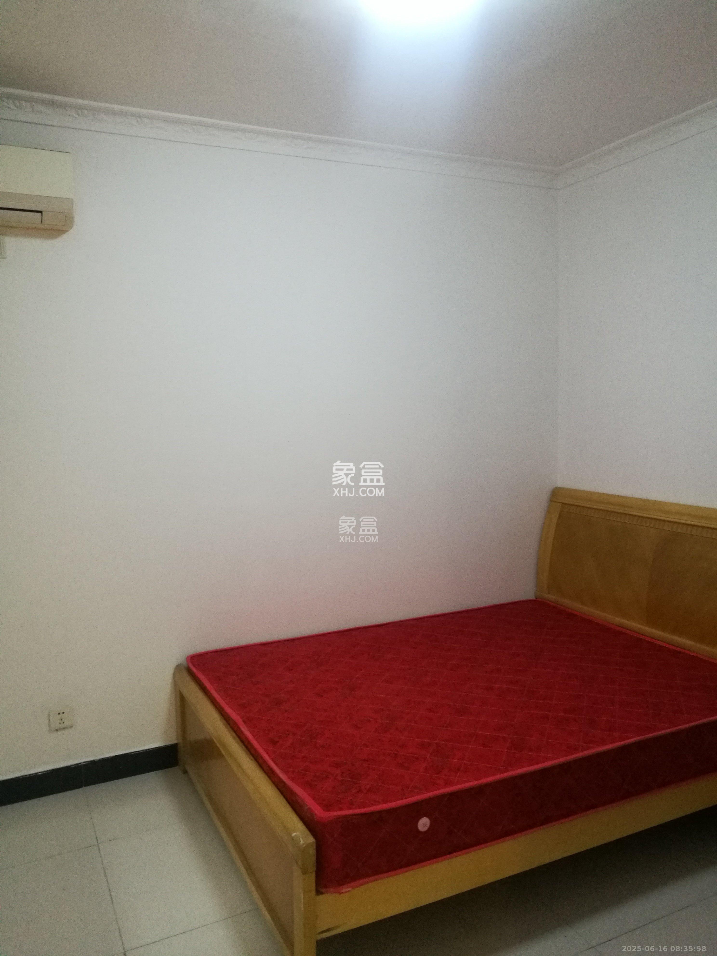 三一街区 3室2厅1卫 1600.0元/月 三一街区 3室2厅1卫 1600.0元/月室内图