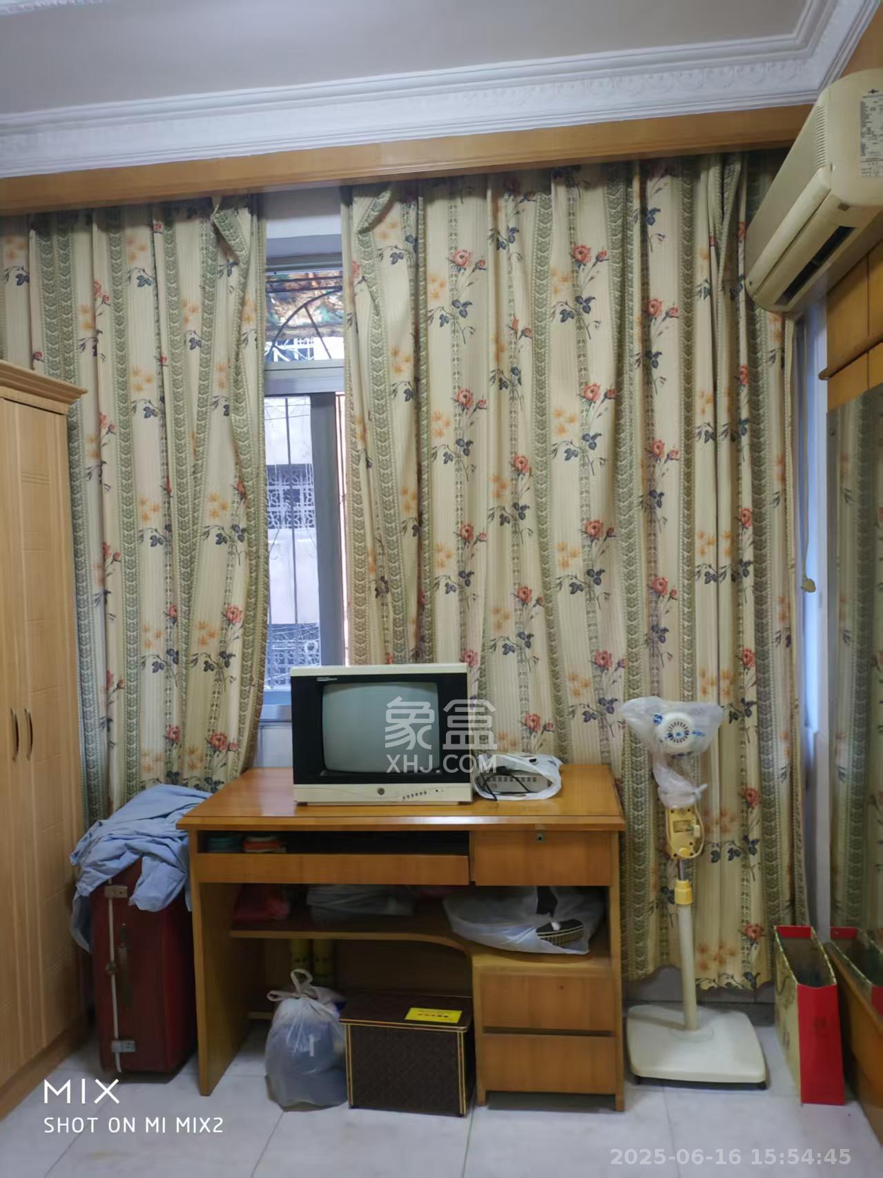 德雅村邮电器材宿舍 4室2厅1卫 1800.0元/月 德雅村邮电器材宿舍 4室2厅1卫 1800.0元/月室内图