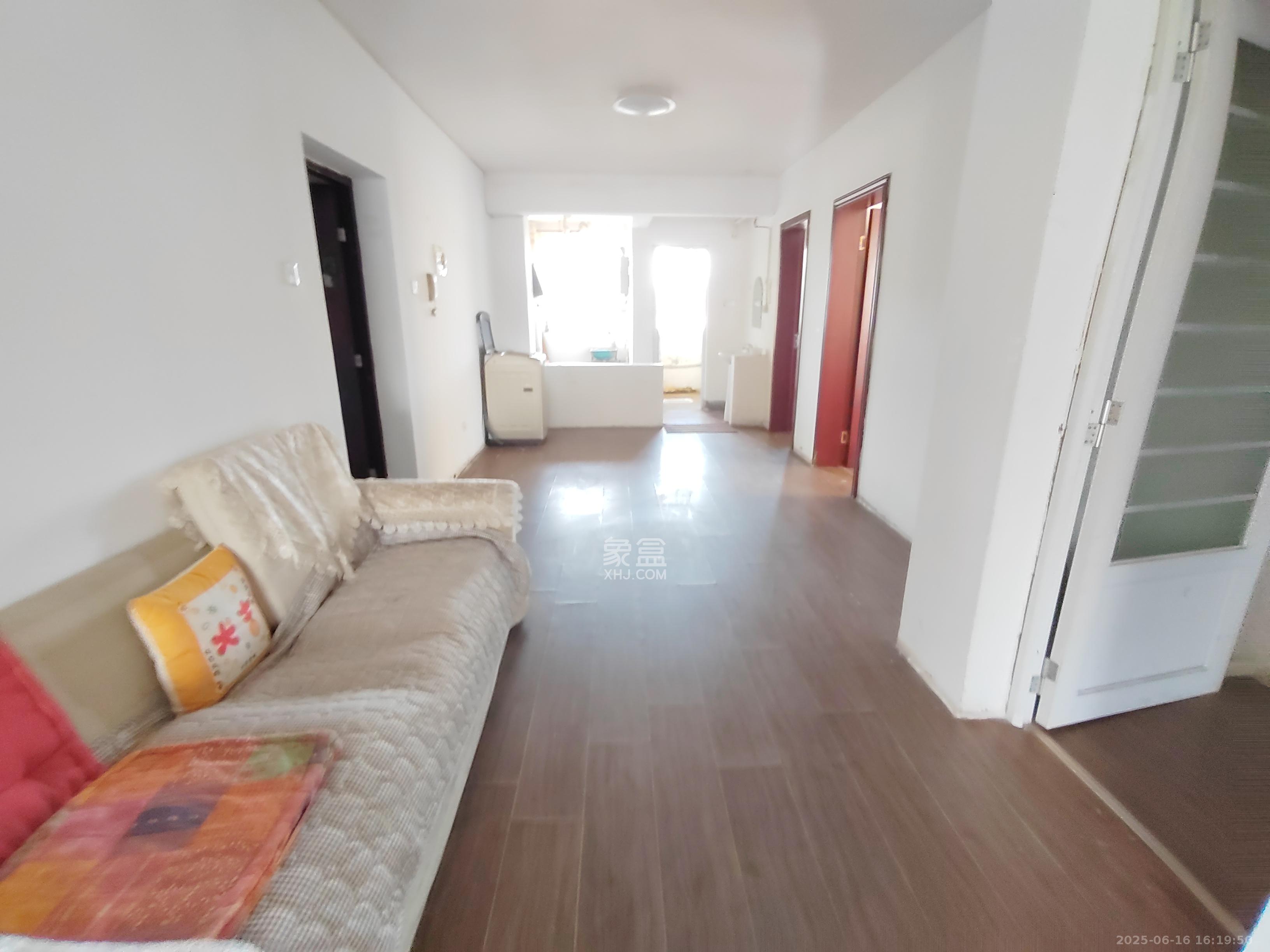 枫林美景 3室2厅2卫 1800.0元/月 枫林美景 3室2厅2卫 1800.0元/月室内图