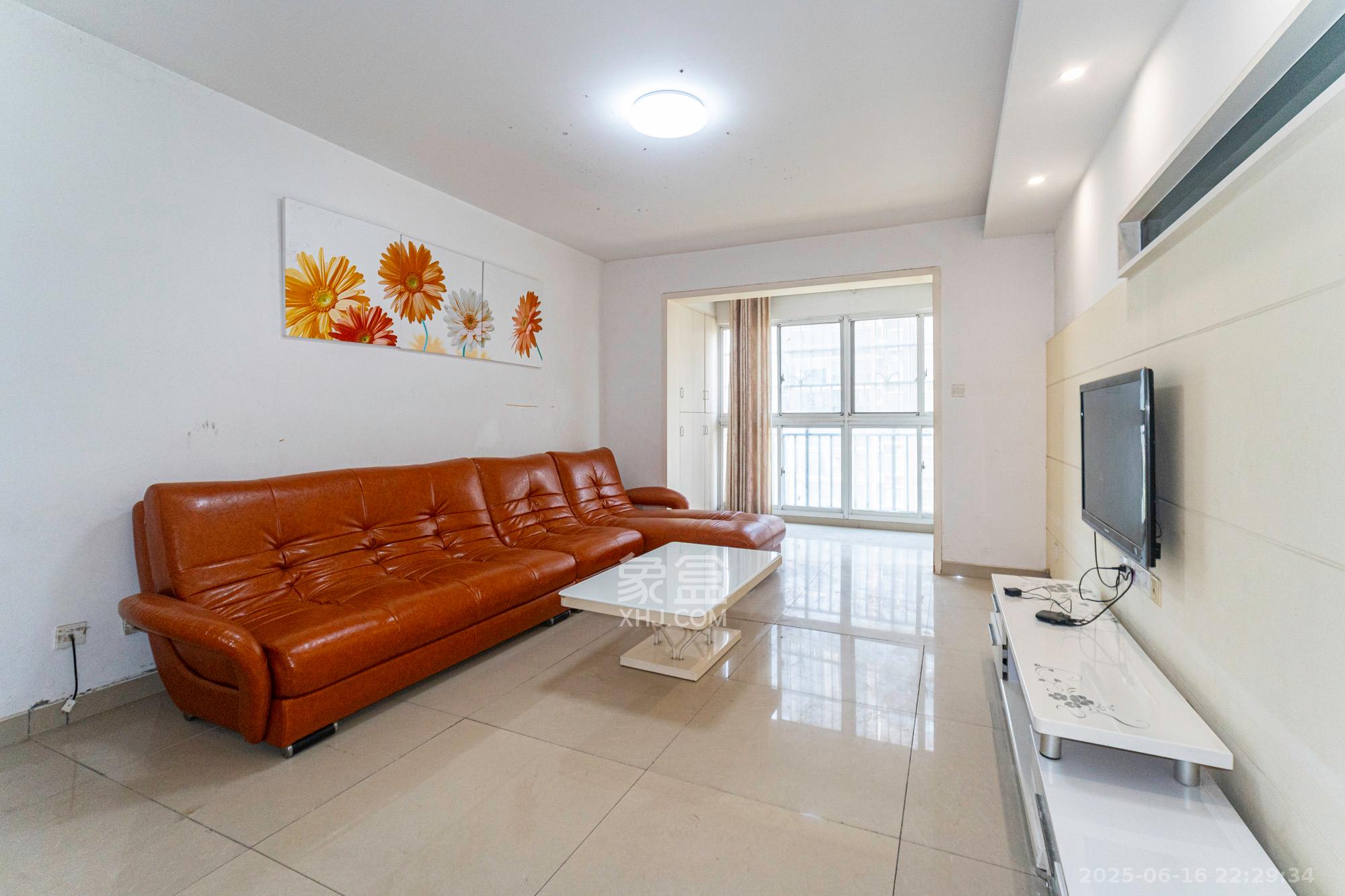 星城雅郡 3室2厅2卫 86.8万 星城雅郡 3室2厅2卫 86.8万客厅