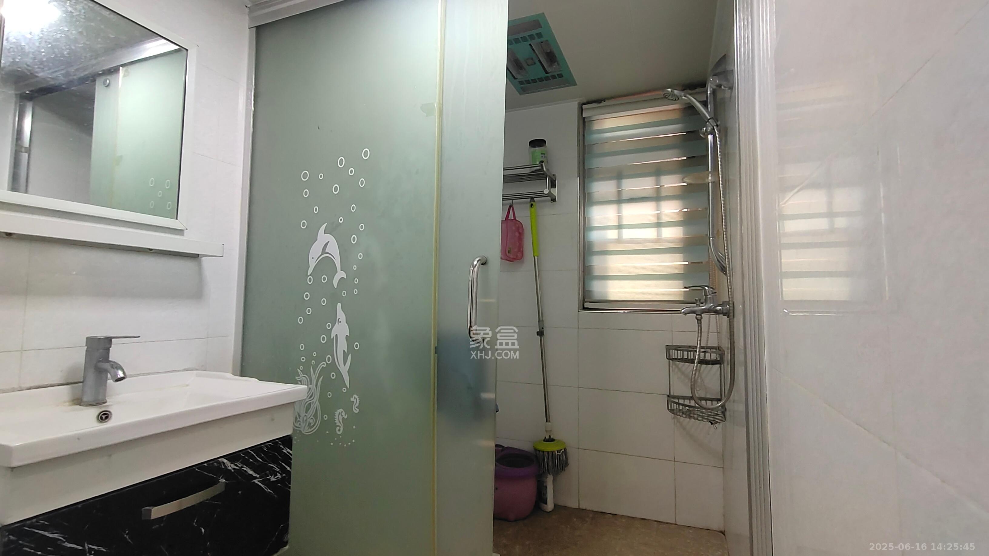 丽发新城  2室2厅1卫    1800.0元/月室内图