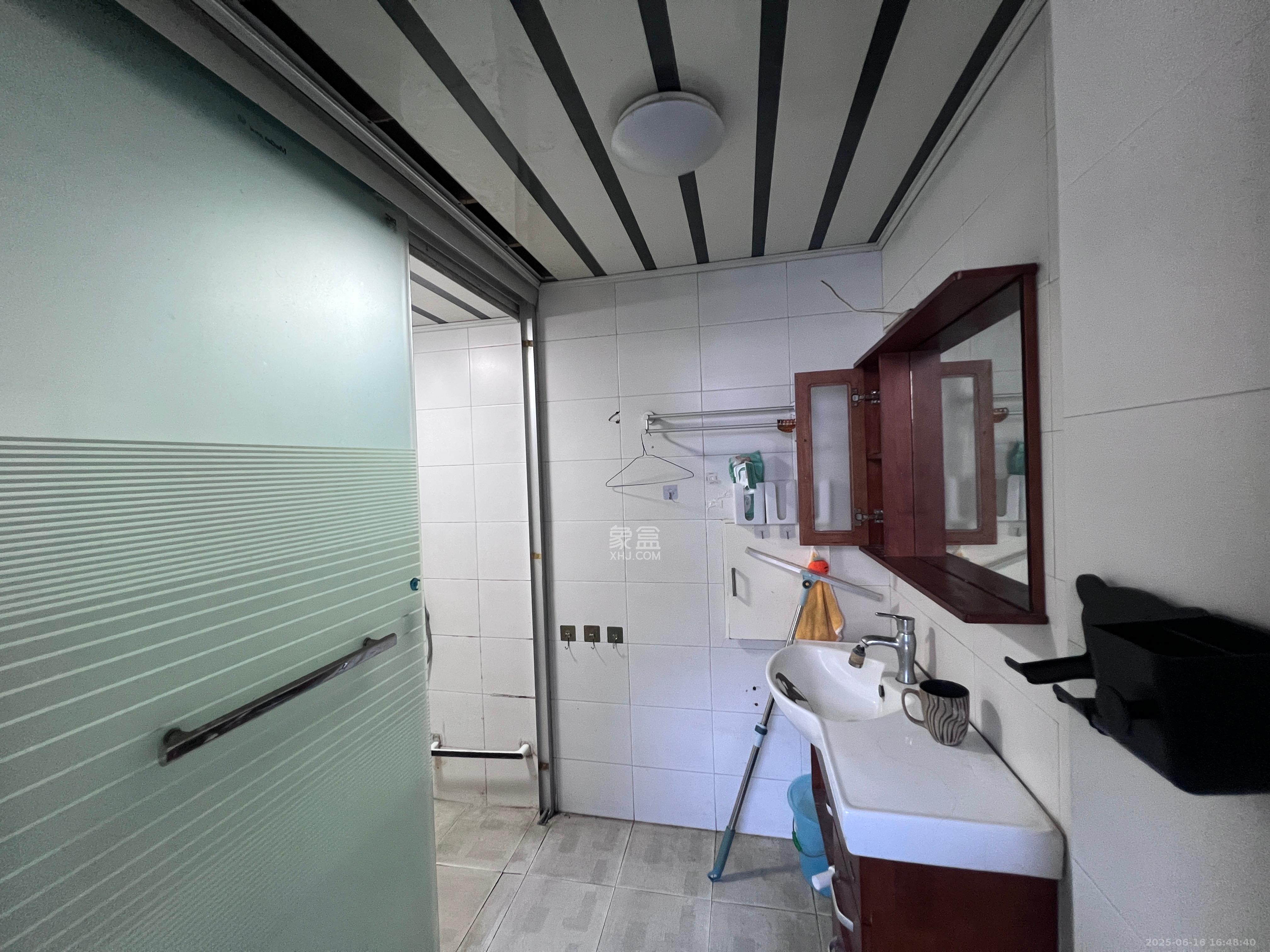 富绿山庄 3室2厅2卫 1900.0元/月 富绿山庄 3室2厅2卫 1900.0元/月室内图