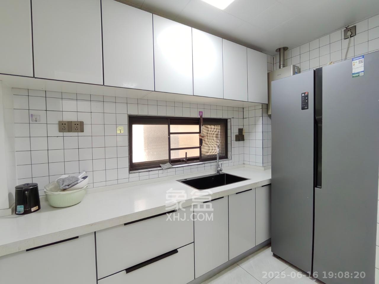 保利城（中航城国际社区、郡原美村）  3室2厅2卫   2400.00元/月室内图