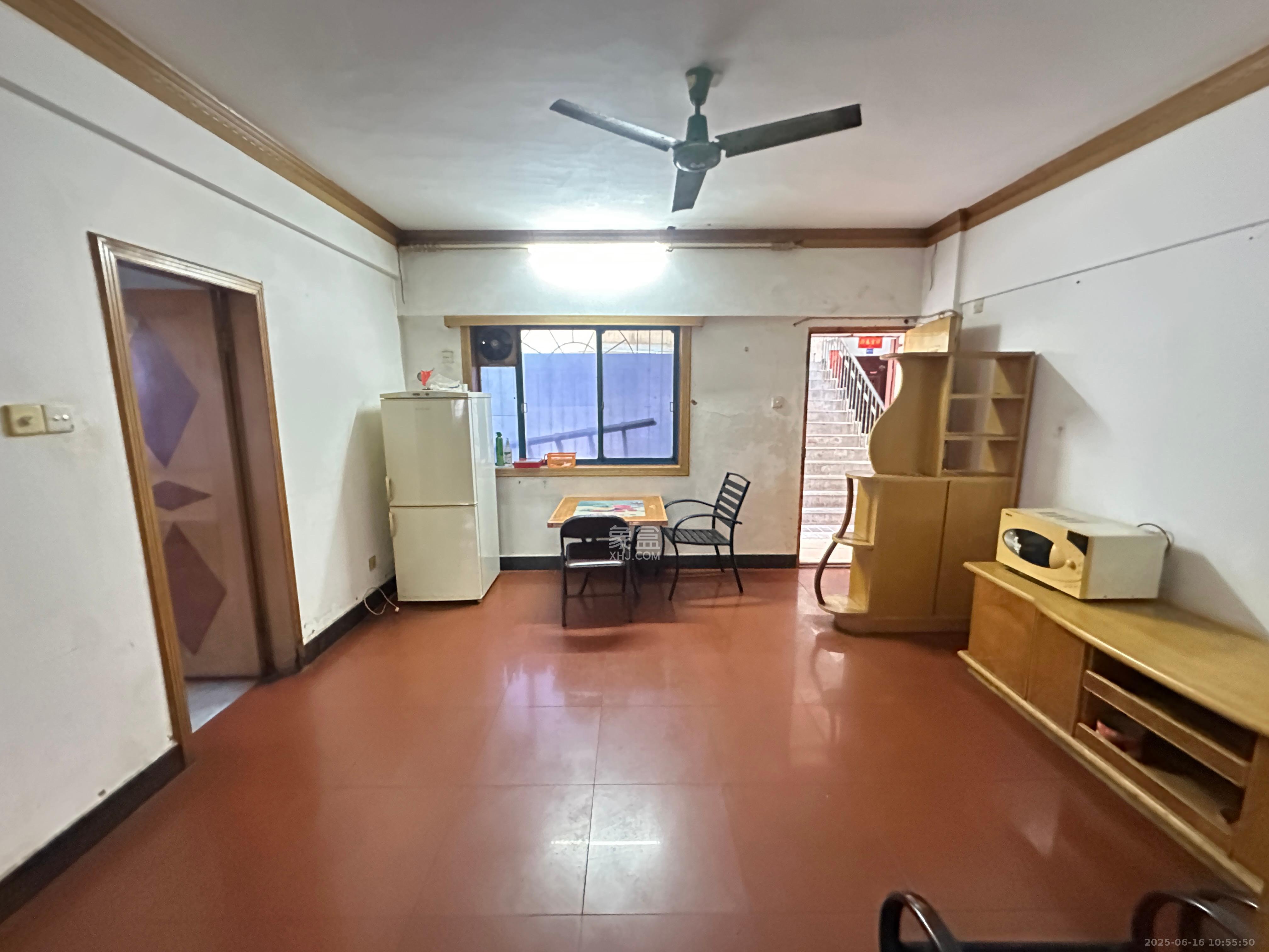 白沙啤酒公寓  2室2厅1卫    1400.0元/月 白沙啤酒公寓  2室2厅1卫    1400.0元/月室内图