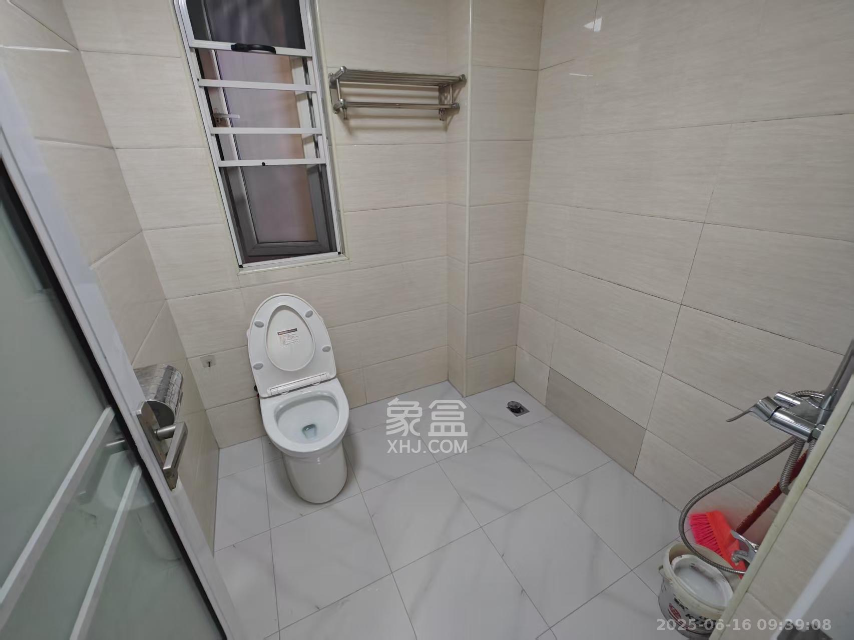 星城世家  4室2厅2卫    3900.0元/月 星城世家  4室2厅2卫    3900.0元/月室内图