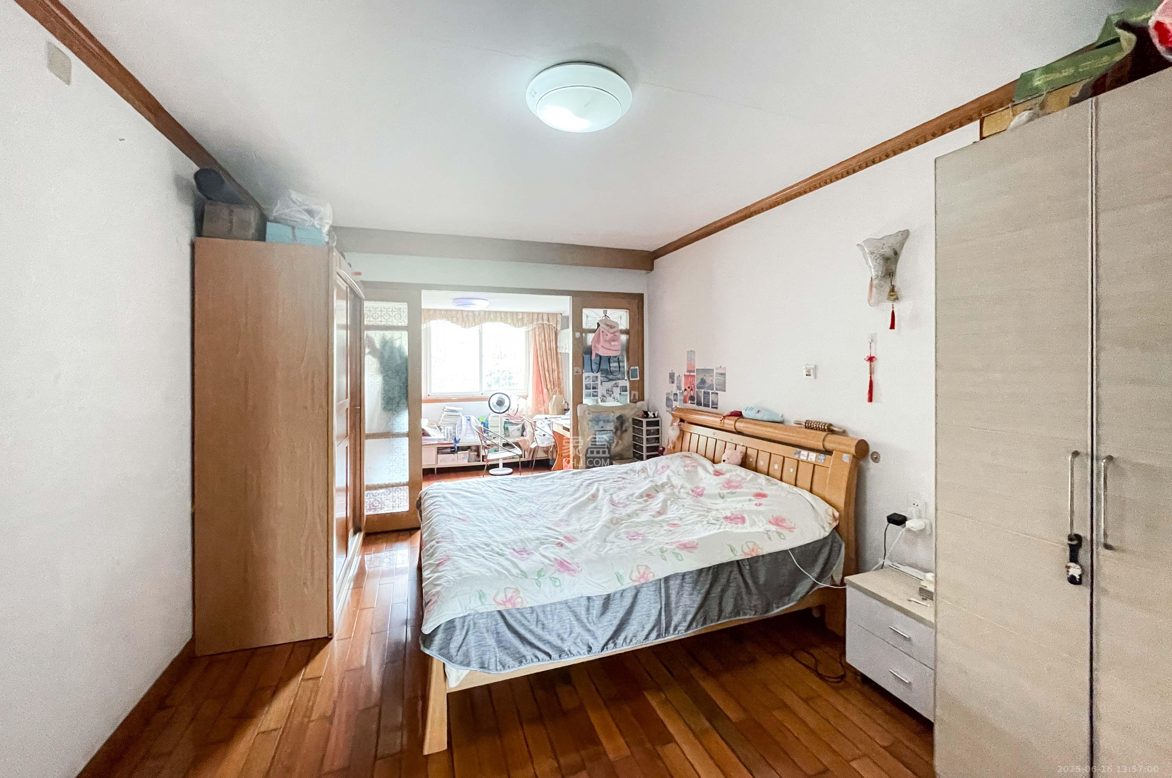 安塑宿舍 4室2厅2卫 86.0万 安塑宿舍 4室2厅2卫 86.0万其他