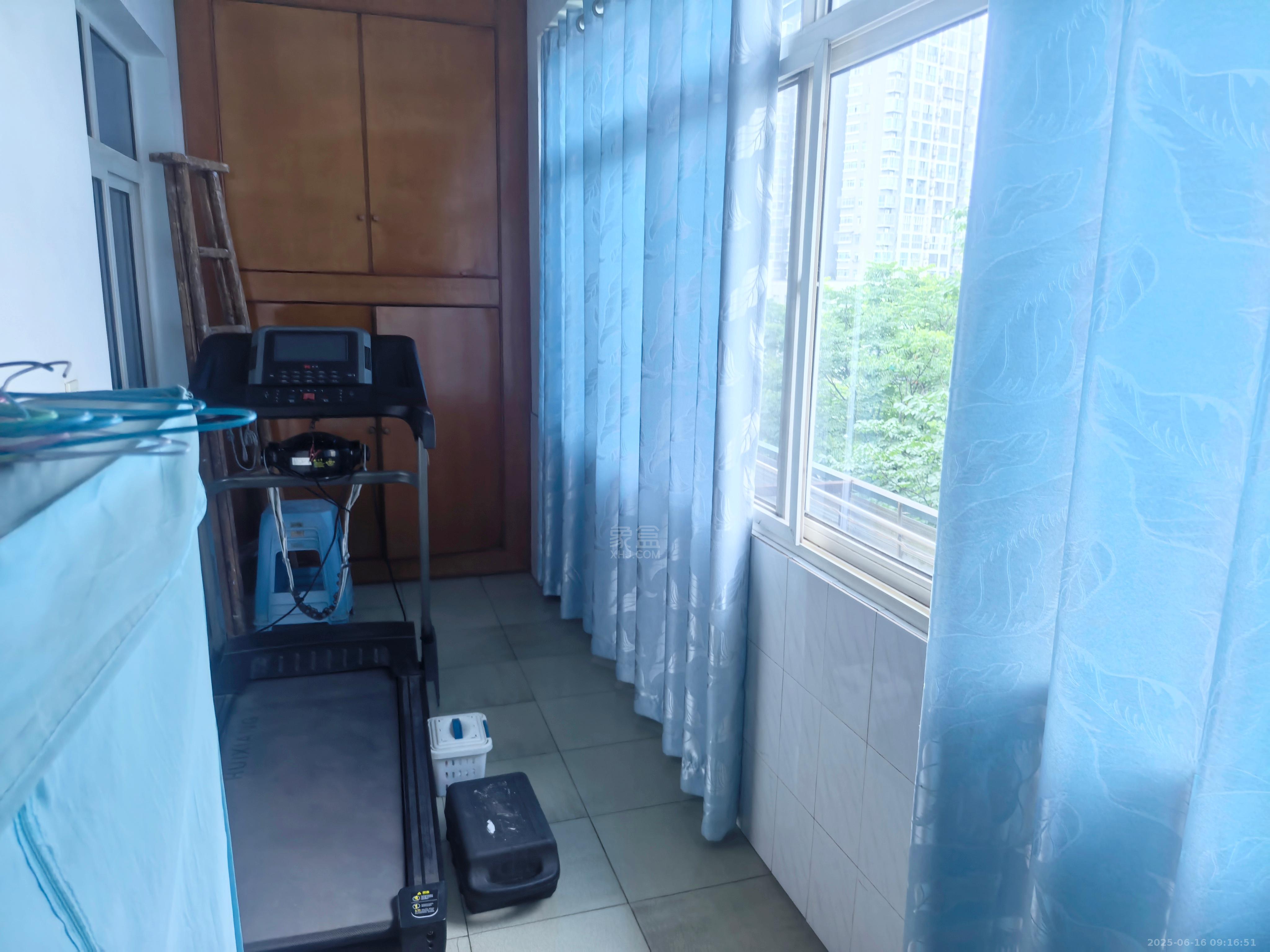 经纬大院大湖塘二村 3室2厅1卫 1100.0元/月 经纬大院大湖塘二村 3室2厅1卫 1100.0元/月室内图