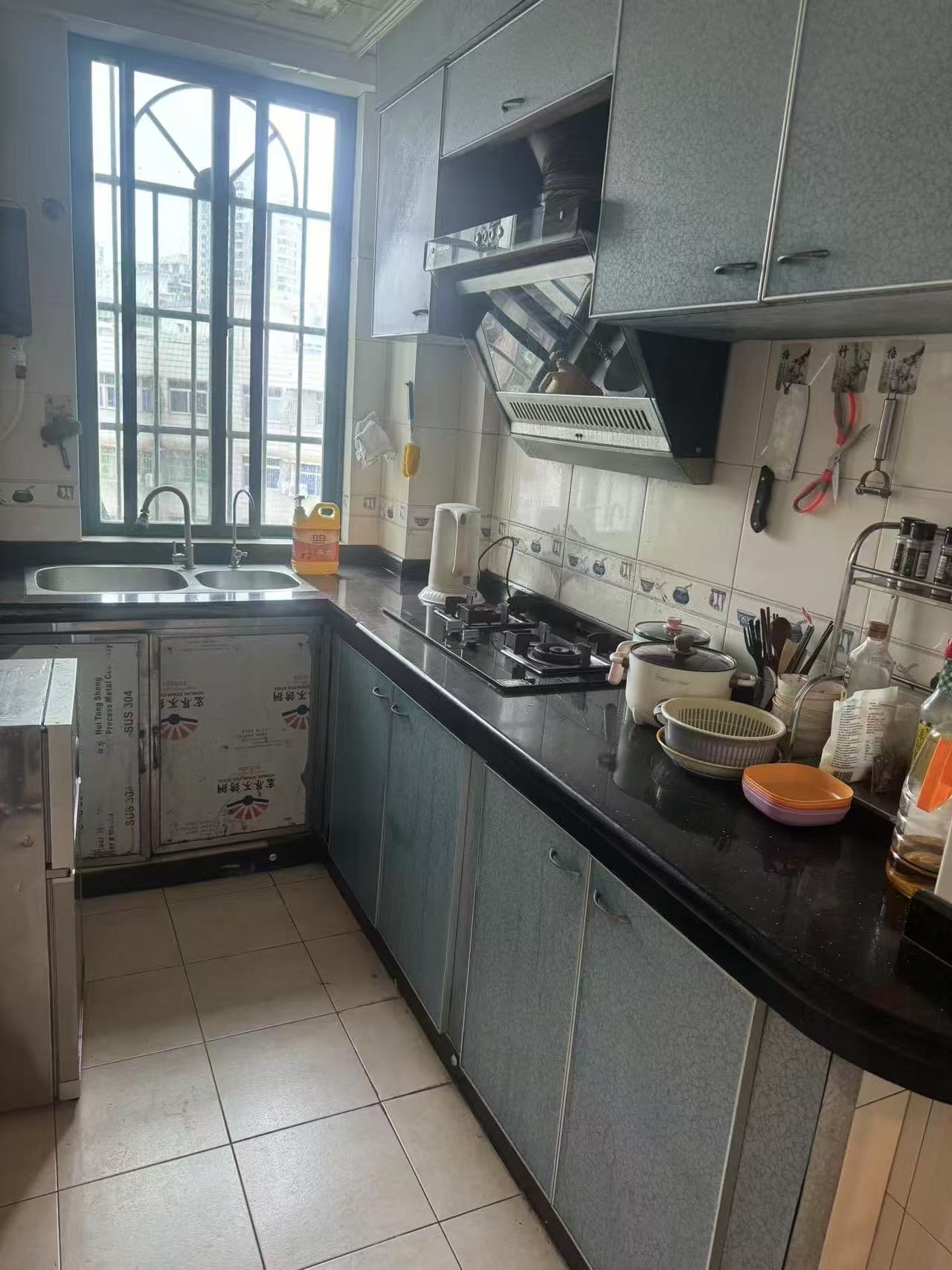 侨盛花园 3室2厅2卫 2800.0元/月 侨盛花园 3室2厅2卫 2800.0元/月室内图