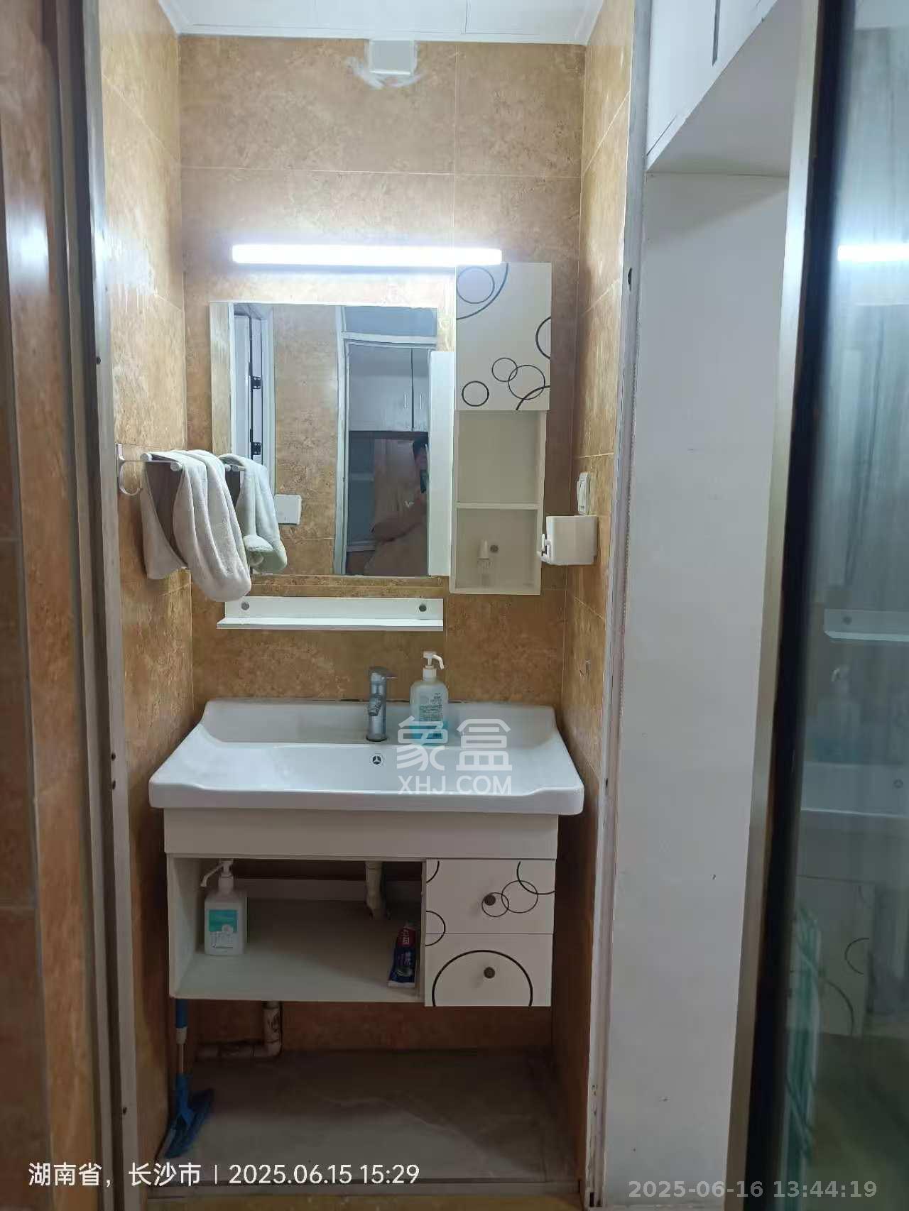 白沙晶城  2室2厅1卫   1800.00元/月室内图