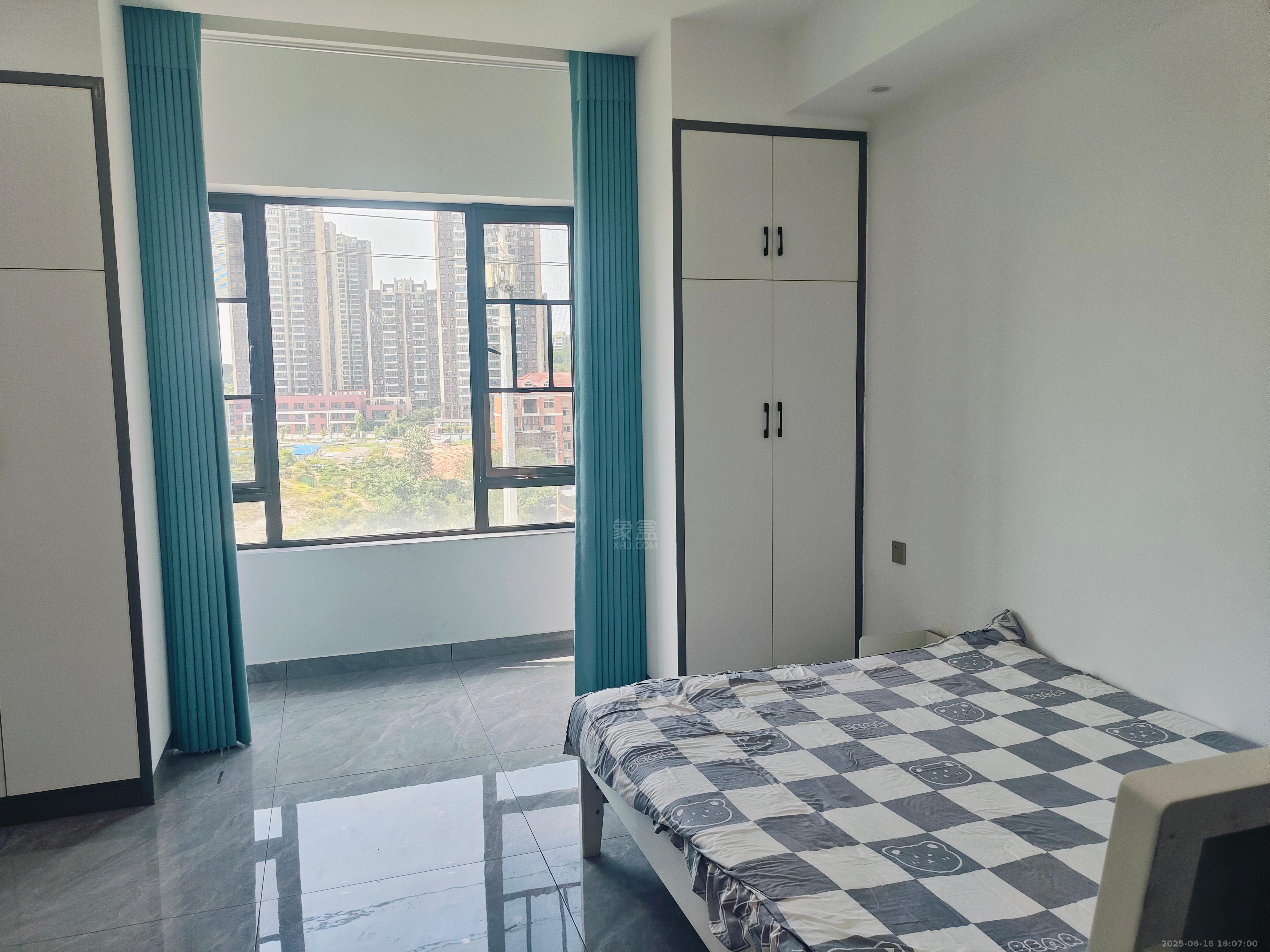 城发翰林府 1室1厅1卫 1300.0元/月 城发翰林府 1室1厅1卫 1300.0元/月室内图