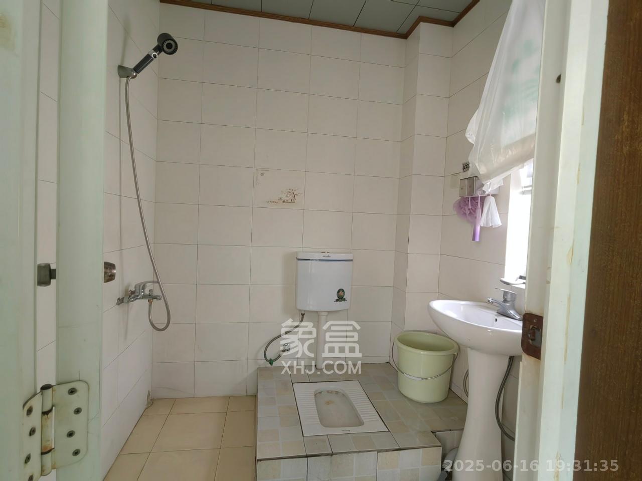 东方新城  5室2厅2卫    1000.0元/月室内图