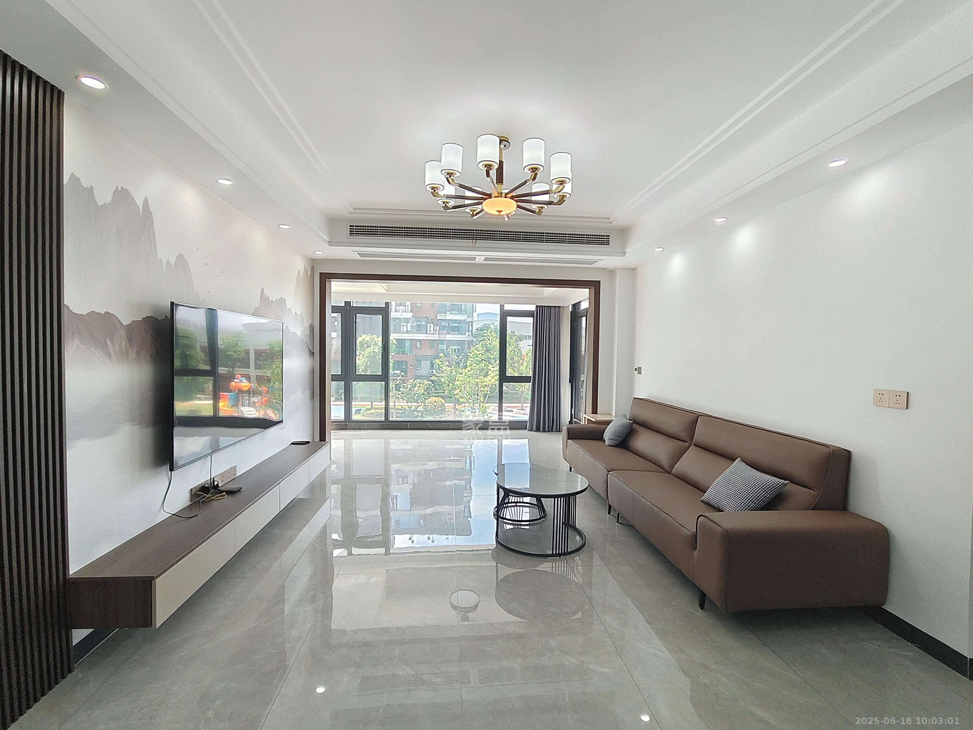 福天星中心(福天星雅苑) 4室2厅2卫 4500.0元/月 福天星中心(福天星雅苑) 4室2厅2卫 4500.0元/月室内图